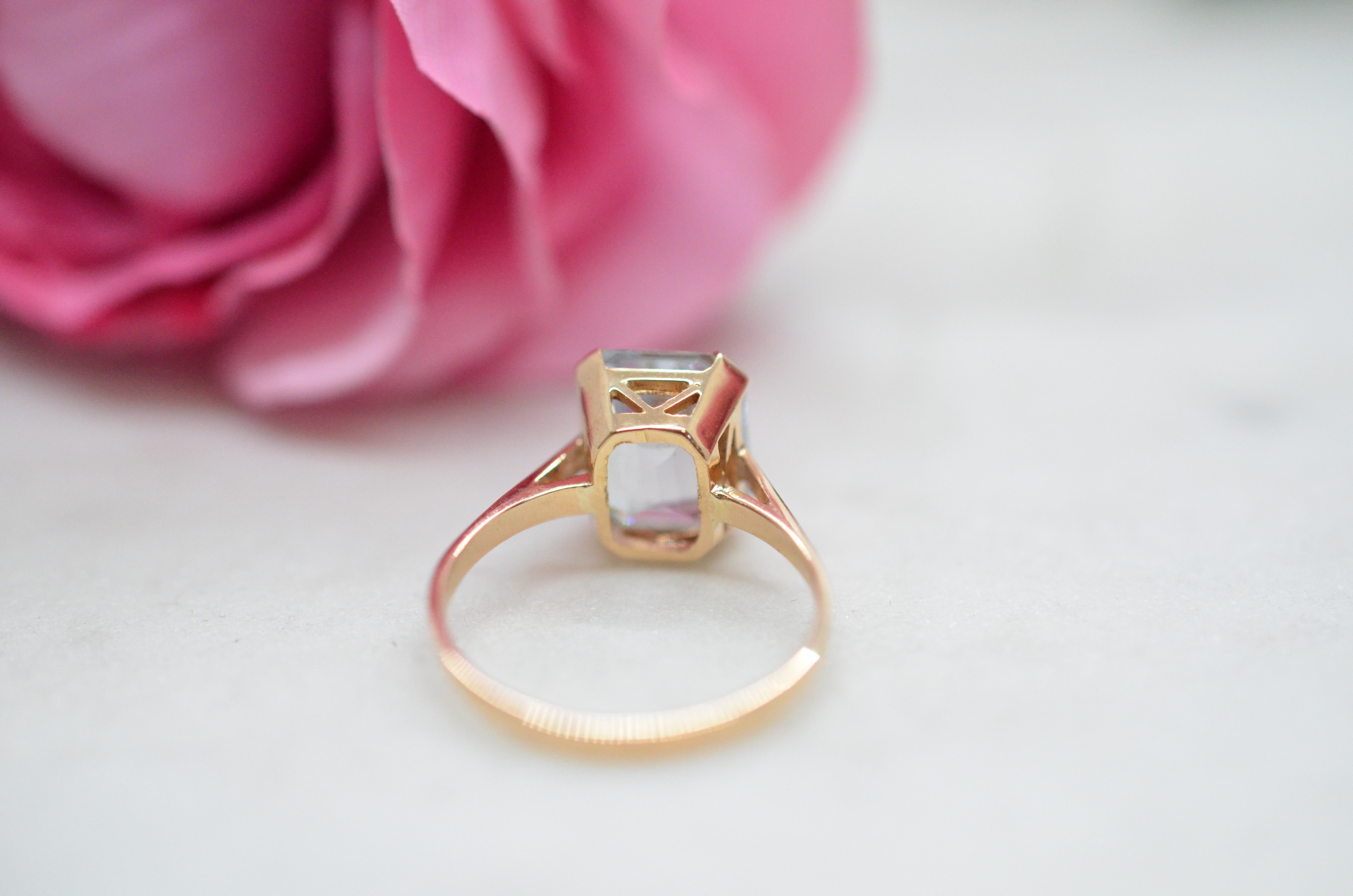 Vintage 18k ring with light blue stone, 1946 - 3