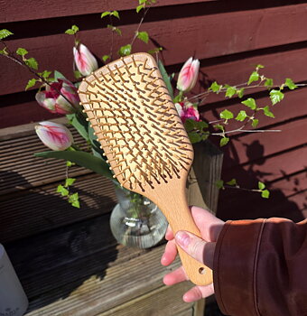 Paddle hair brush  MARIA ÅKERBERG