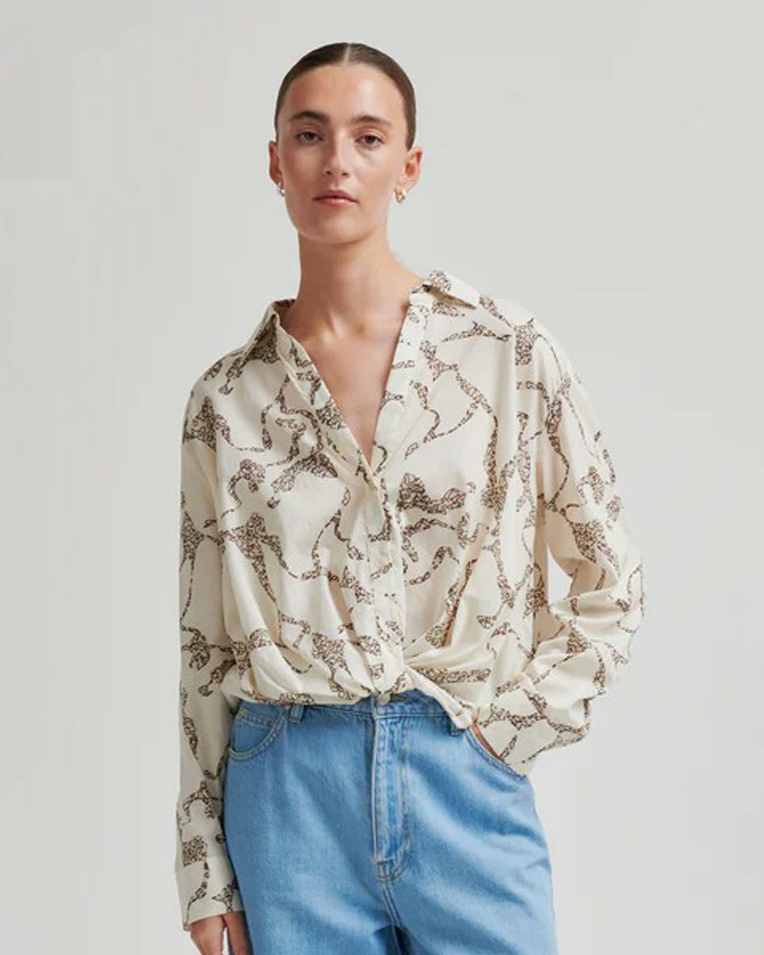 Skjortblus Soil med knut ljusbeige/brun