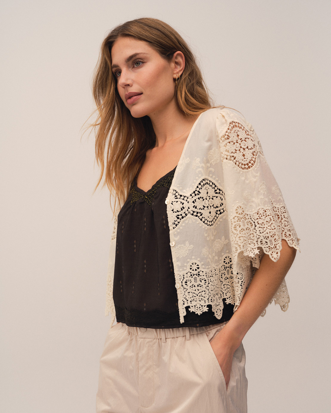 Blus Cami med spetsdetaljer ljusbeige