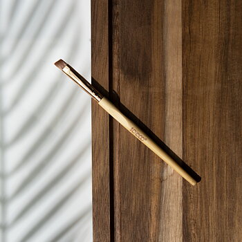 So Eco Angled Eyeliner Brush