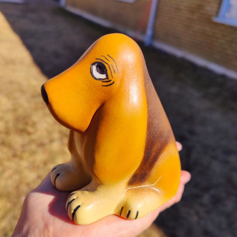 Basset av Lisa Larson 2:a SORT