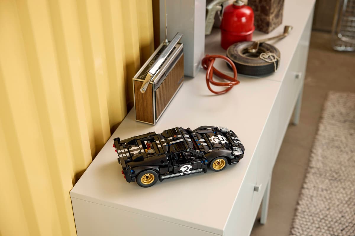 LEGO Technic 42223 1966 Ford GT40 MKII Racerbil - 14