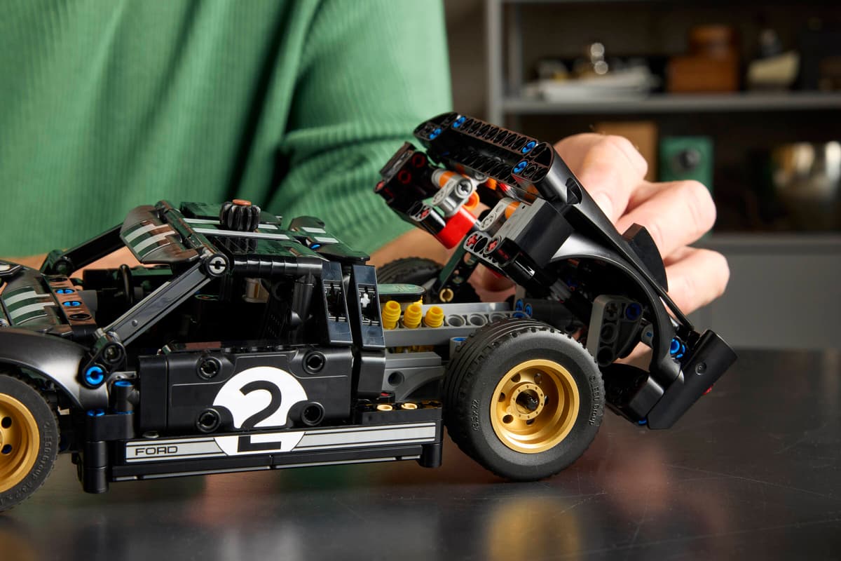 LEGO Technic 42223 1966 Ford GT40 MKII Racerbil - 13