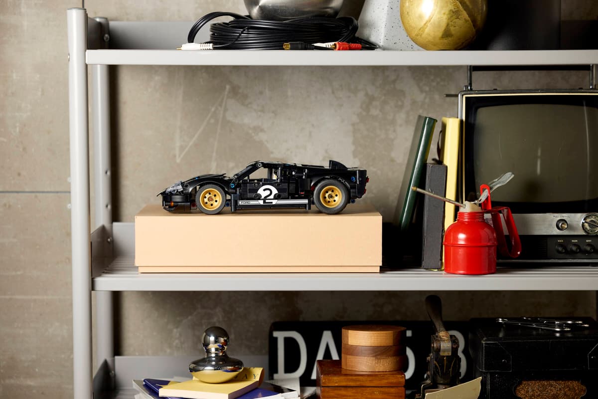 LEGO Technic 42223 1966 Ford GT40 MKII Racerbil - 10