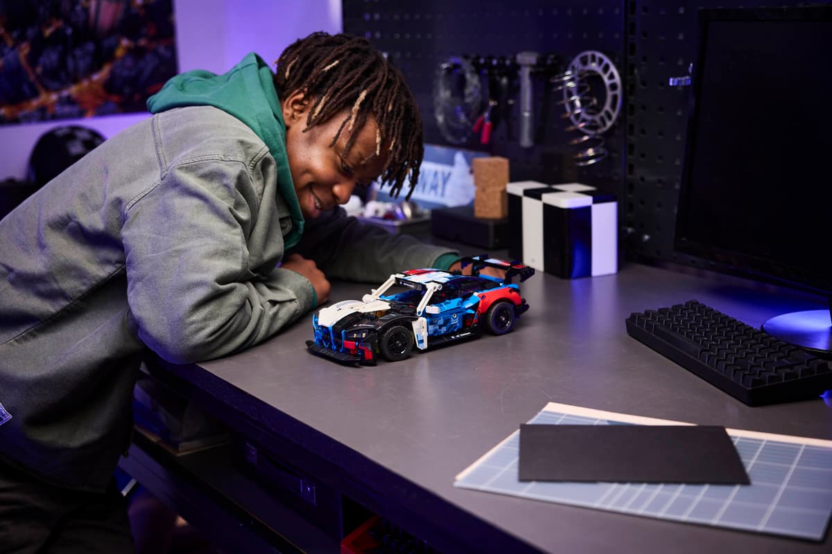 LEGO Technic 42226 BMW M4 GT3 EVO racerbil - 7