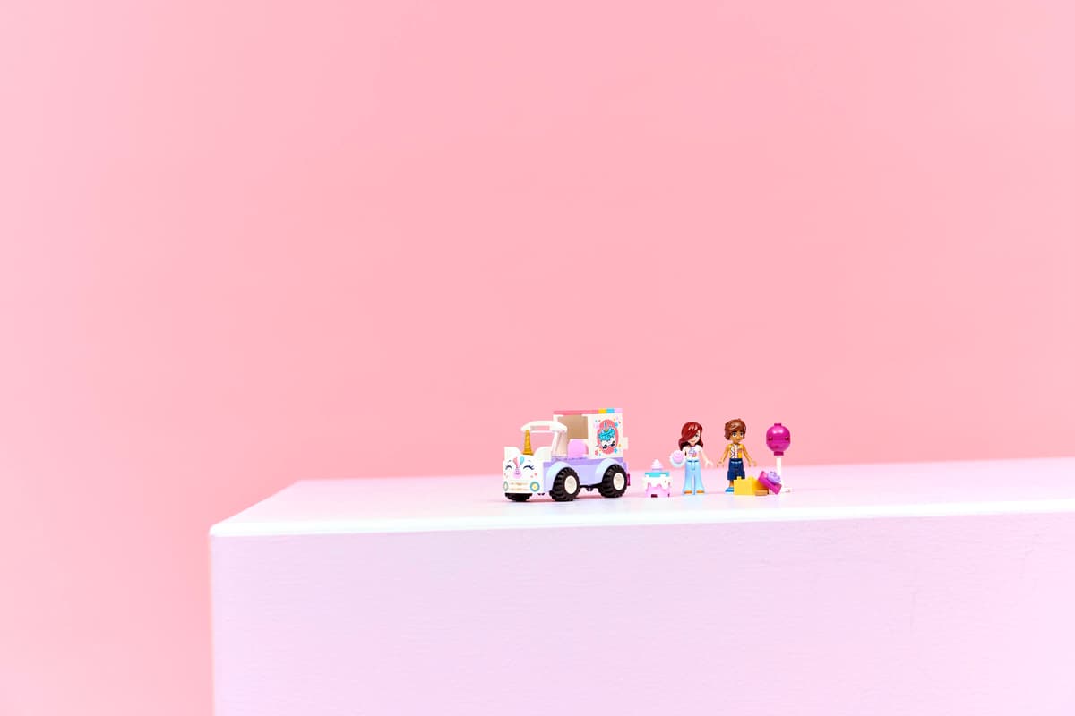 LEGO Friends 42675 Enhörningsbil för tårtleveranser - 6