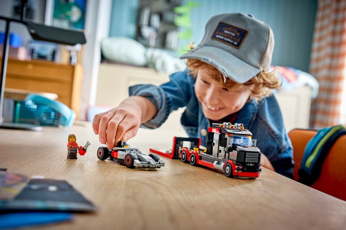 LEGO City 60493 F1® uppvisningsbil med Audi F1® racerbil - 7