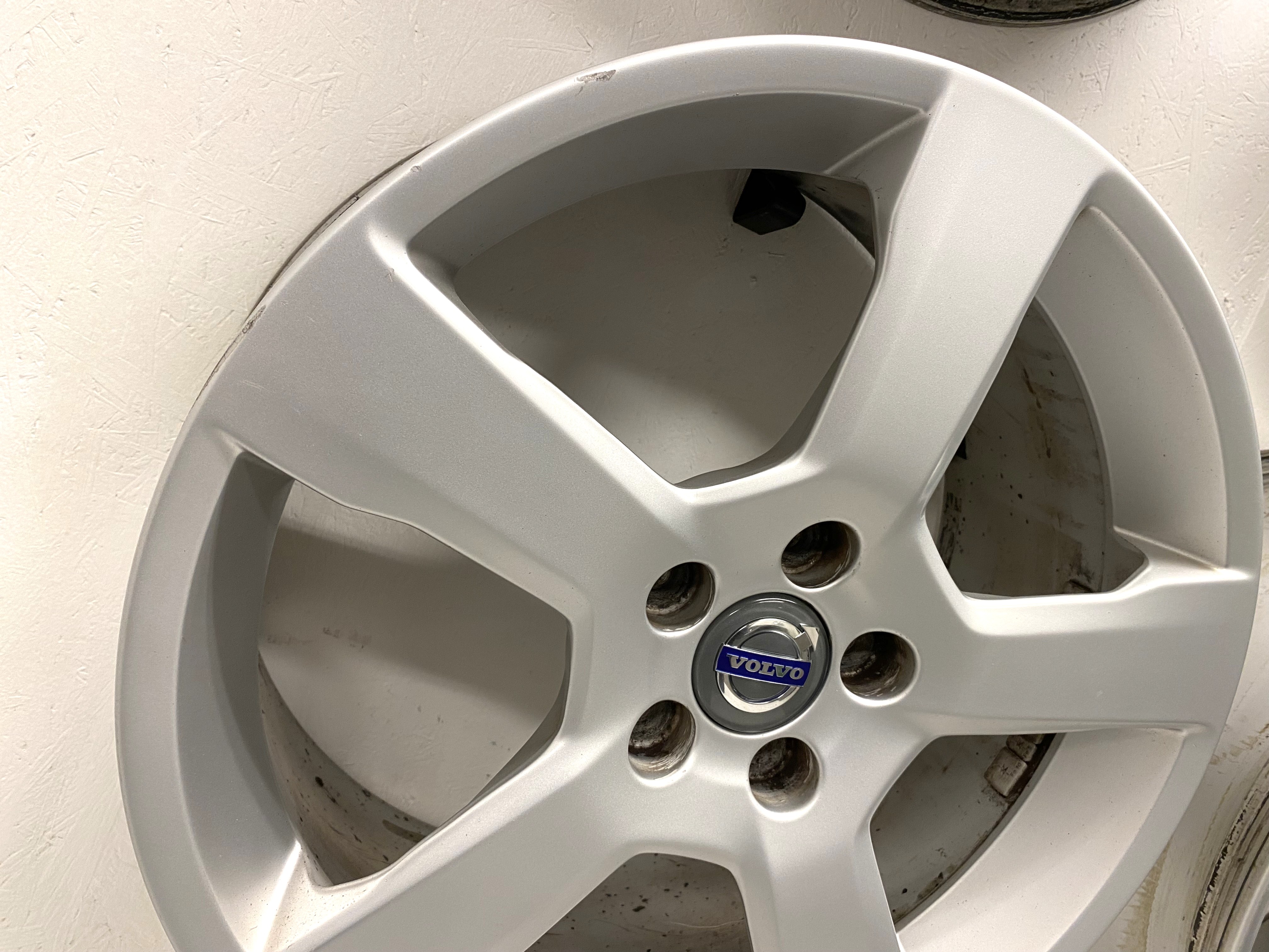 BEGAGNAT | 4 st | 18" ALUFÄLGAR Original VOLVO Cratus 31255447 | 5x108 8x18 ET55 63.4 - 5