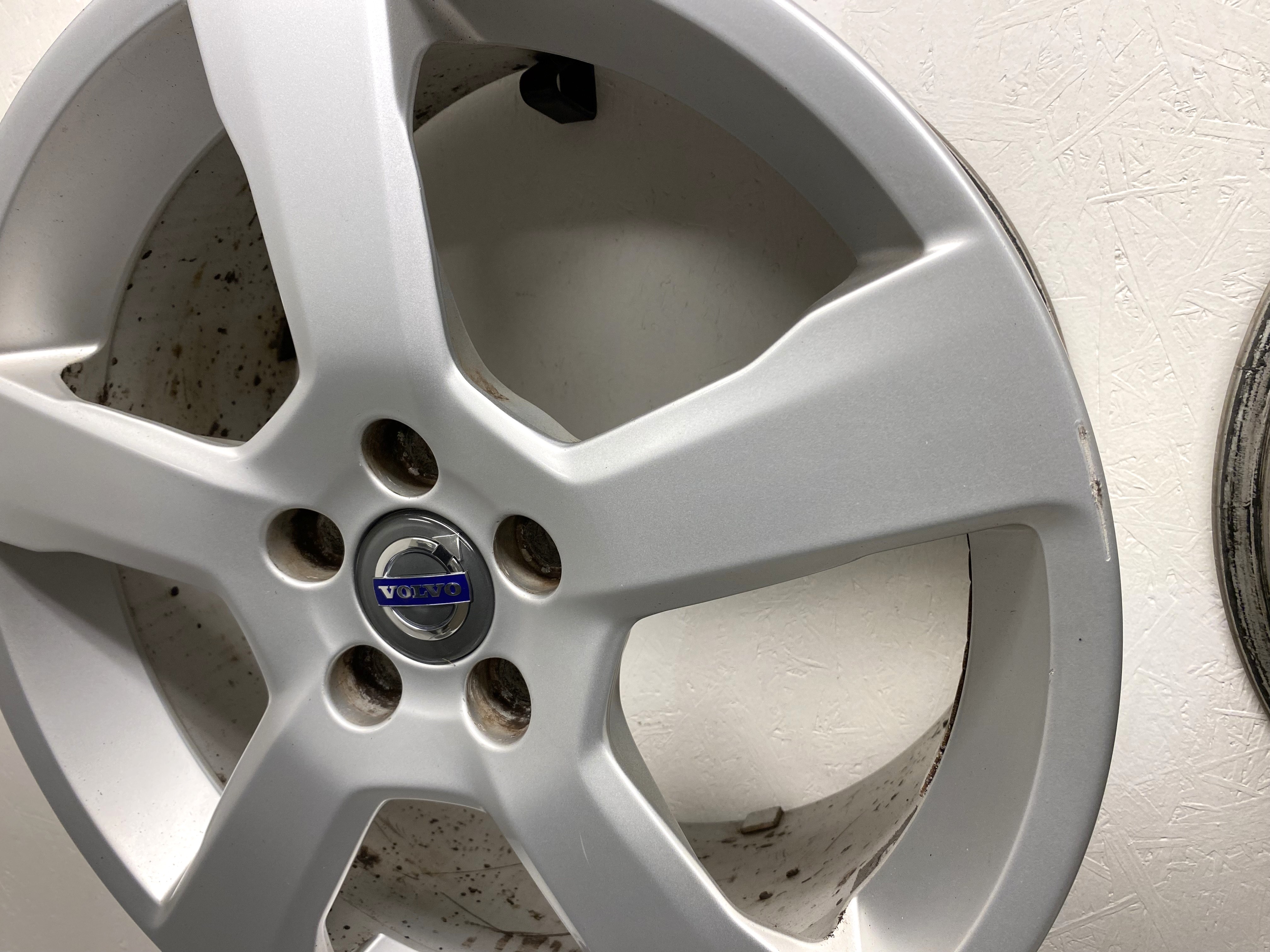 BEGAGNAT | 4 st | 18" ALUFÄLGAR Original VOLVO Cratus 31255447 | 5x108 8x18 ET55 63.4 - 7