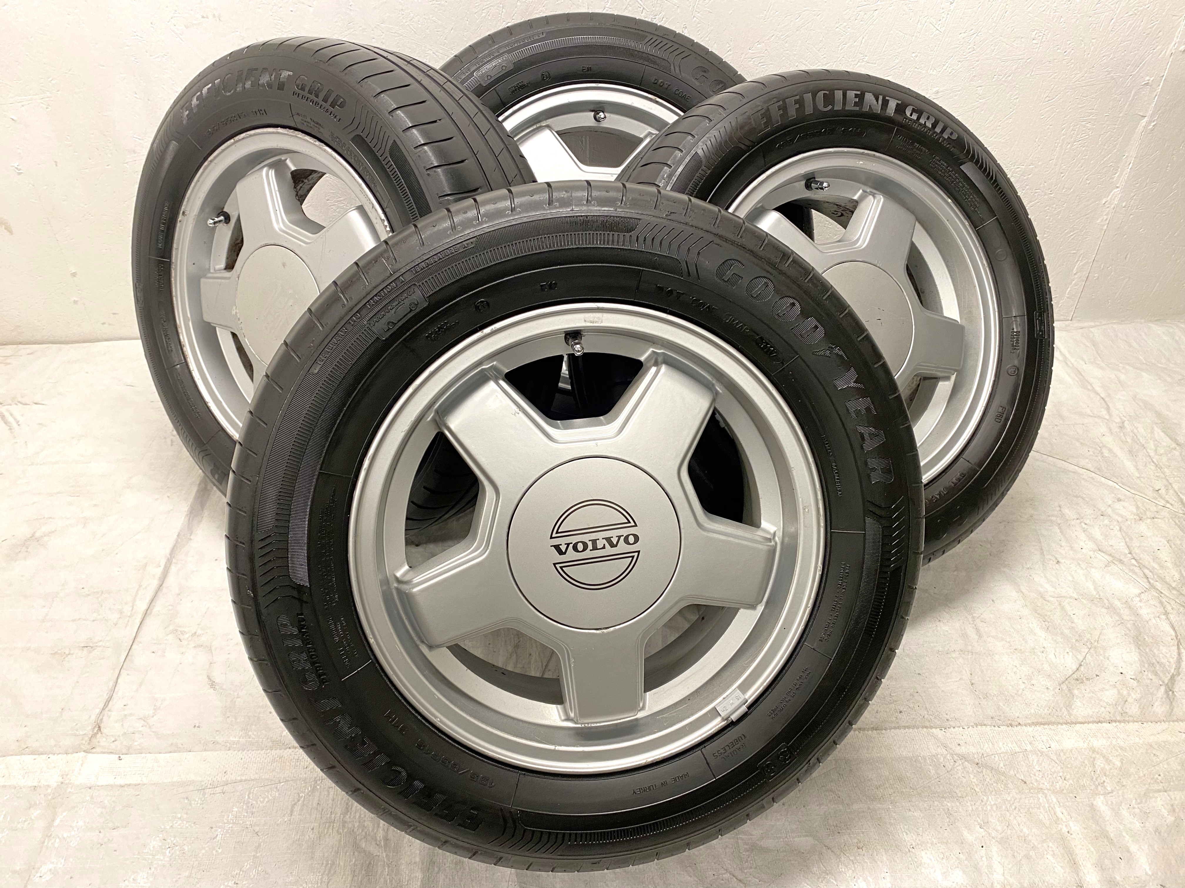 Kompletta Sommarhjul | 15" VOLVO 240 TURBO | 5x108 6x15 ET25 65.1 +  195/65 R15 91H Goodyear Efficient Grip Performance | 2 st V23-16 | 3.5|3.5mm + 2 st V31-17 | 4.5|4.5mm