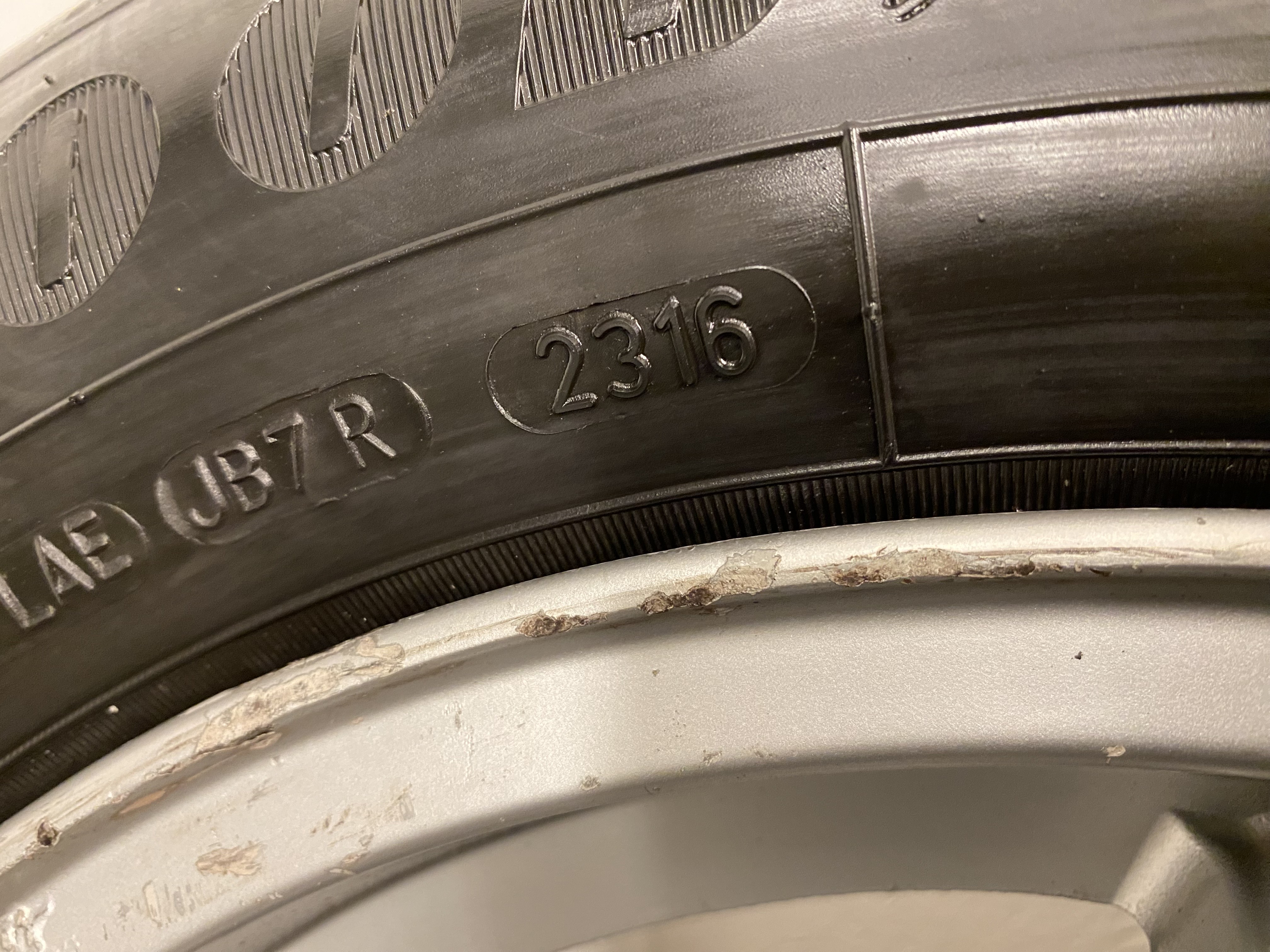 Kompletta Sommarhjul | 15" VOLVO 240 TURBO | 5x108 6x15 ET25 65.1 +  195/65 R15 91H Goodyear Efficient Grip Performance | 2 st V23-16 | 3.5|3.5mm + 2 st V31-17 | 4.5|4.5mm - 16