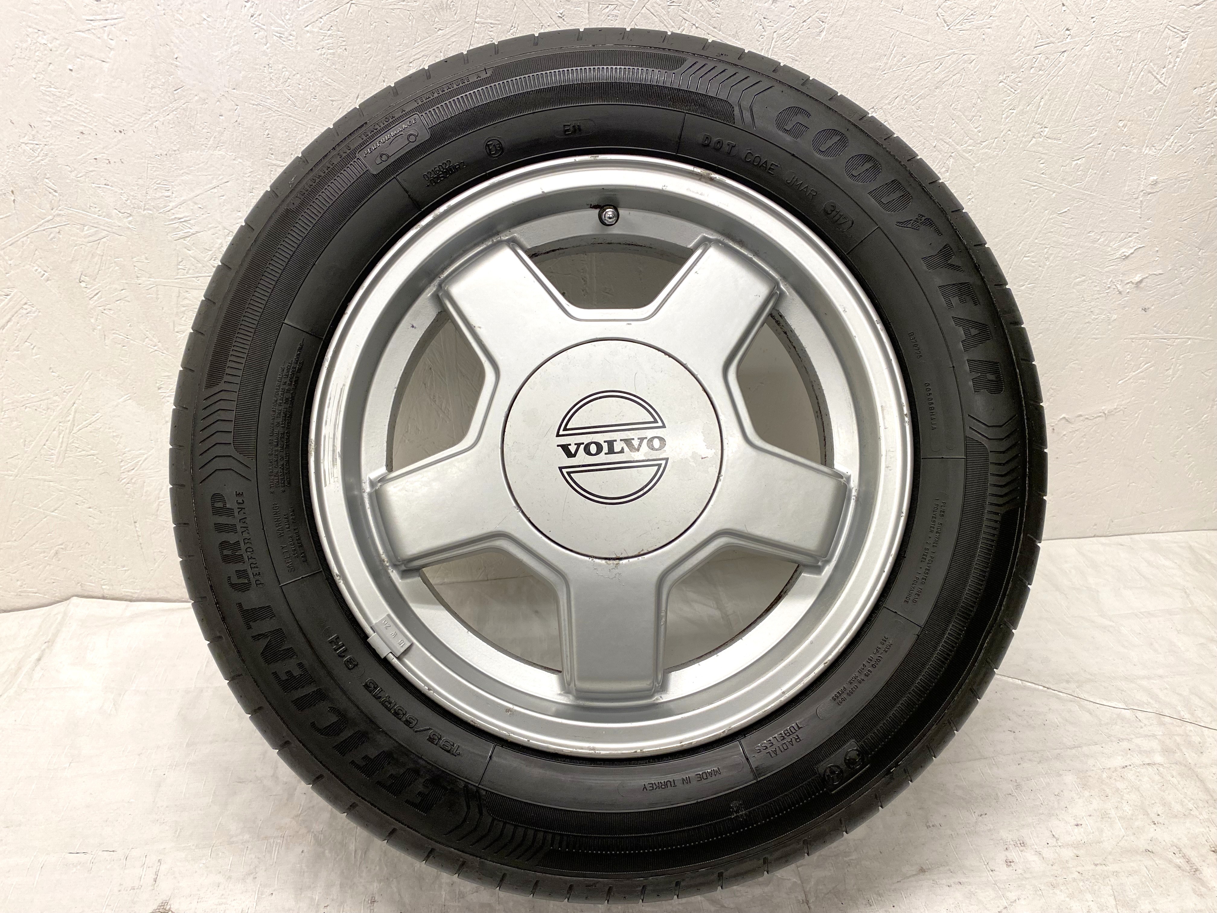 Kompletta Sommarhjul | 15" VOLVO 240 TURBO | 5x108 6x15 ET25 65.1 +  195/65 R15 91H Goodyear Efficient Grip Performance | 2 st V23-16 | 3.5|3.5mm + 2 st V31-17 | 4.5|4.5mm - 5