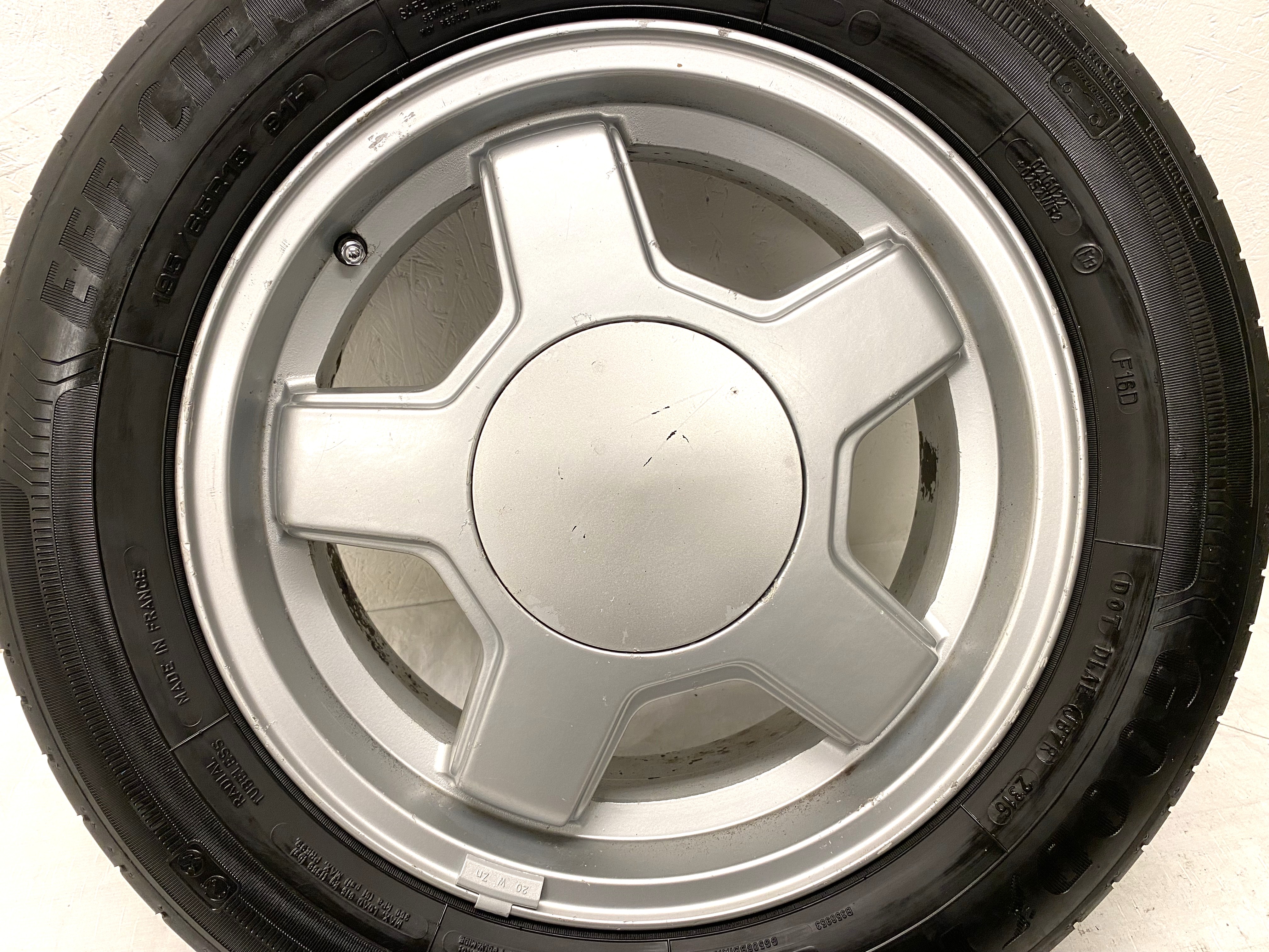Kompletta Sommarhjul | 15" VOLVO 240 TURBO | 5x108 6x15 ET25 65.1 +  195/65 R15 91H Goodyear Efficient Grip Performance | 2 st V23-16 | 3.5|3.5mm + 2 st V31-17 | 4.5|4.5mm - 10