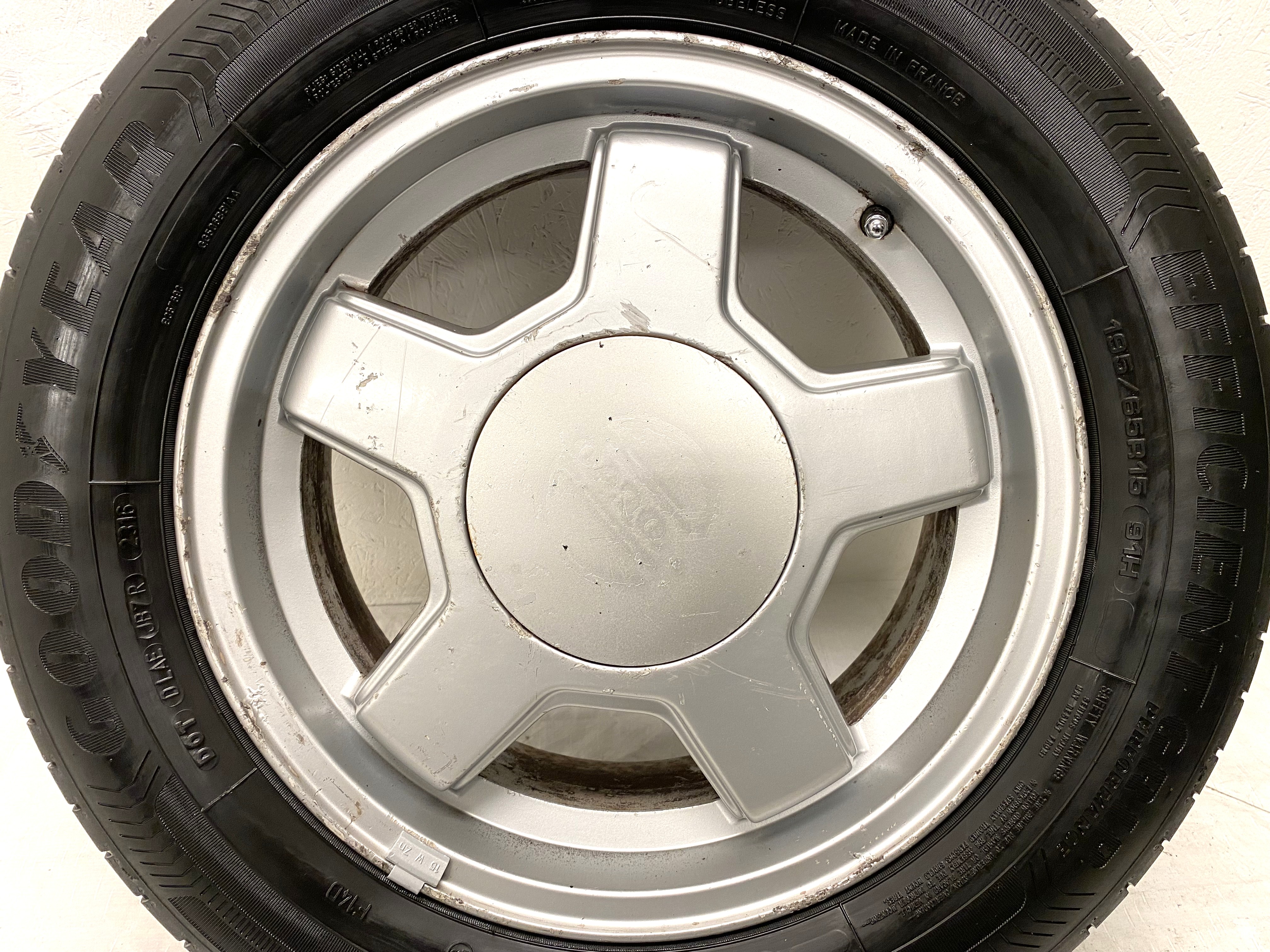 Kompletta Sommarhjul | 15" VOLVO 240 TURBO | 5x108 6x15 ET25 65.1 +  195/65 R15 91H Goodyear Efficient Grip Performance | 2 st V23-16 | 3.5|3.5mm + 2 st V31-17 | 4.5|4.5mm - 12