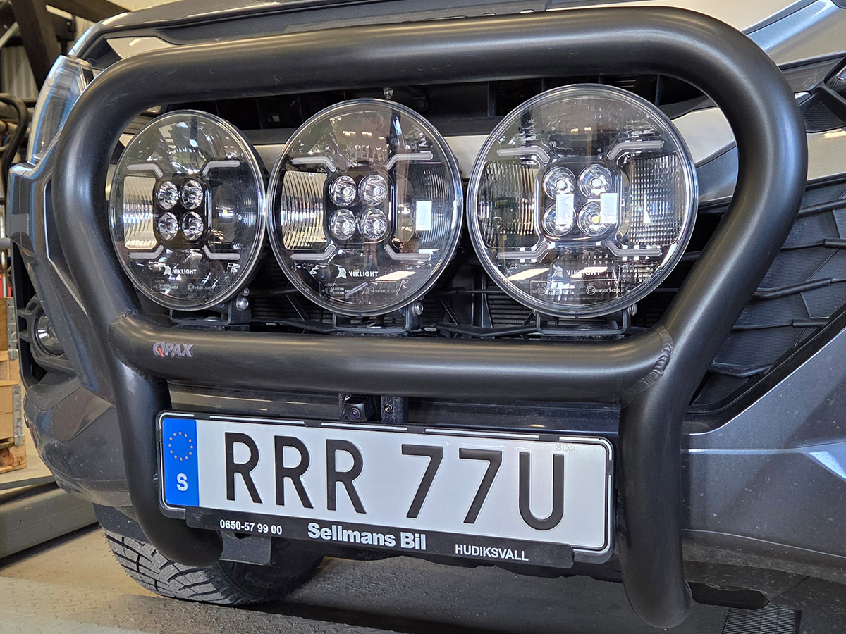 X-RACK Isuzu D-Max 26- frontbar for 3pcs auxiliary lights  & bracket for front camera - 2