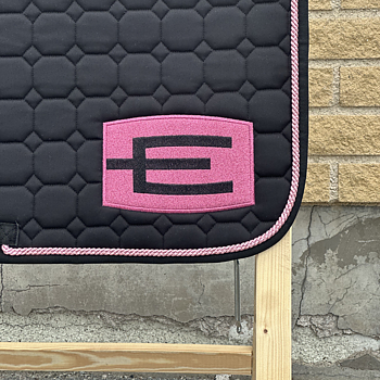 EQUILINE HOPPSCHABRAK MED E-LOGGA E75 BLACK-GL.PINK