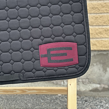 EQUILINE HOPPSCHABRAK MED E-LOGGA E67 BLACK-GL.BURGUNDY