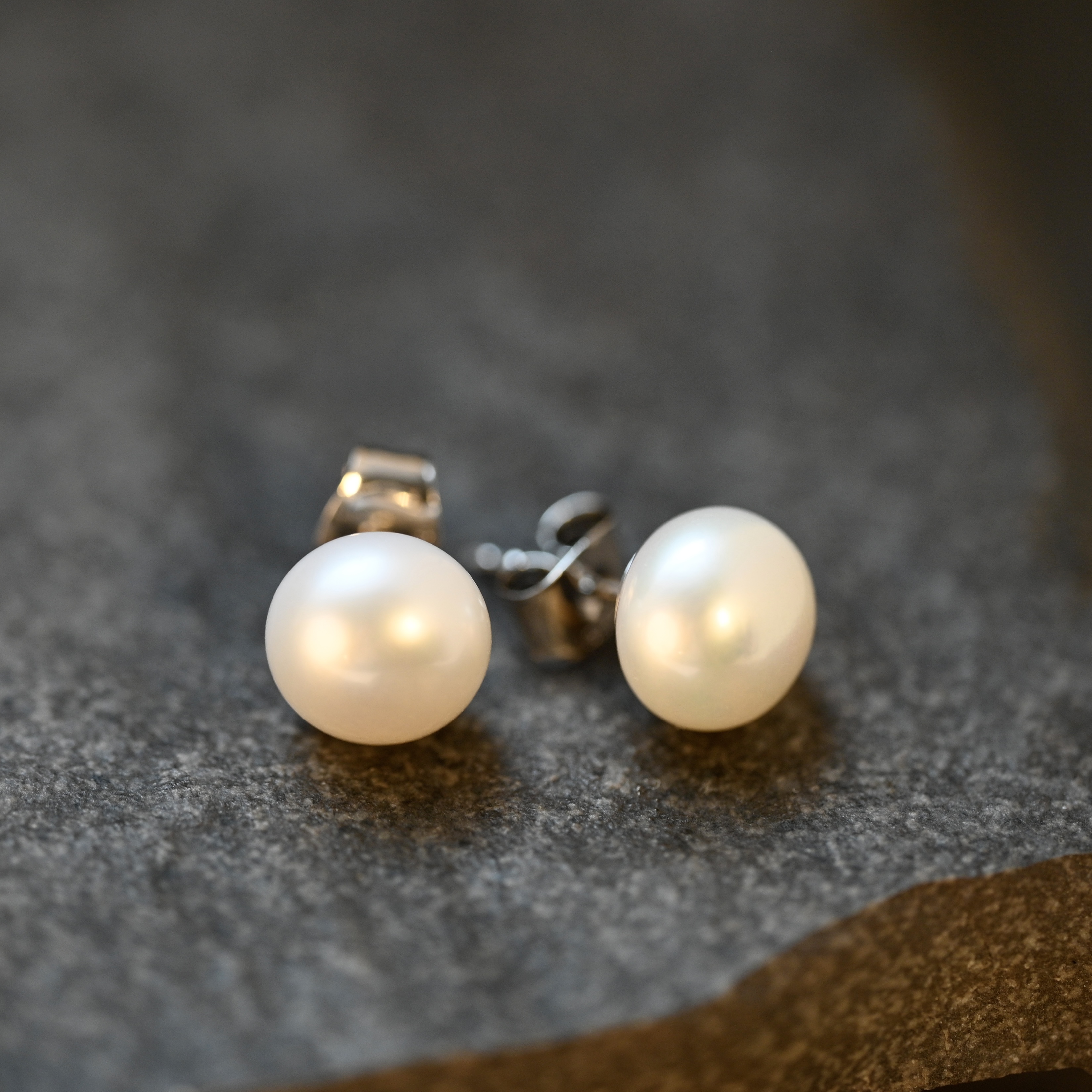 Örhängen pärla vit 9 mm  stift silver