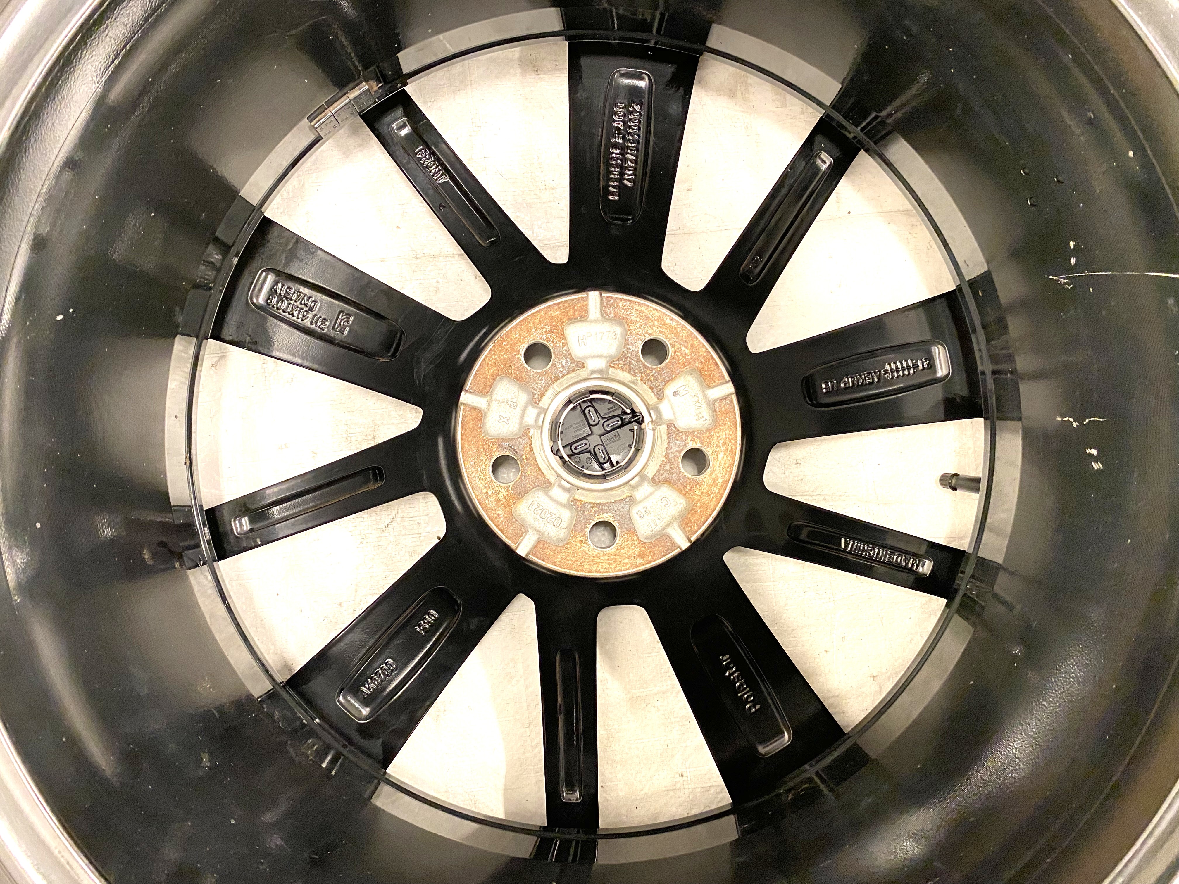 Kompletta Sommarhjul | 19" POLESTAR 2 31680895 | 5x108 | 2 st 8x19 ET50 63.4 + 2 st 9x19 ET53 63.4 | 245/45 R19 102V XL POL Michelin Primacy 4 | V46-2021 | 4mm | 4.5mm | 5mm | 5.5mm - 22