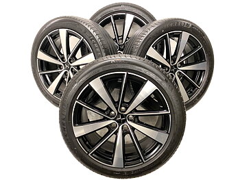 Kompletta Sommarhjul | 19" POLESTAR 2 31680895 | 5x108 | 2 st 8x19 ET50 63.4 + 2 st 9x19 ET53 63.4 | 245/45 R19 102V XL POL Michelin Primacy 4 | V46-2021 | 4mm | 4.5mm | 5mm | 5.5mm