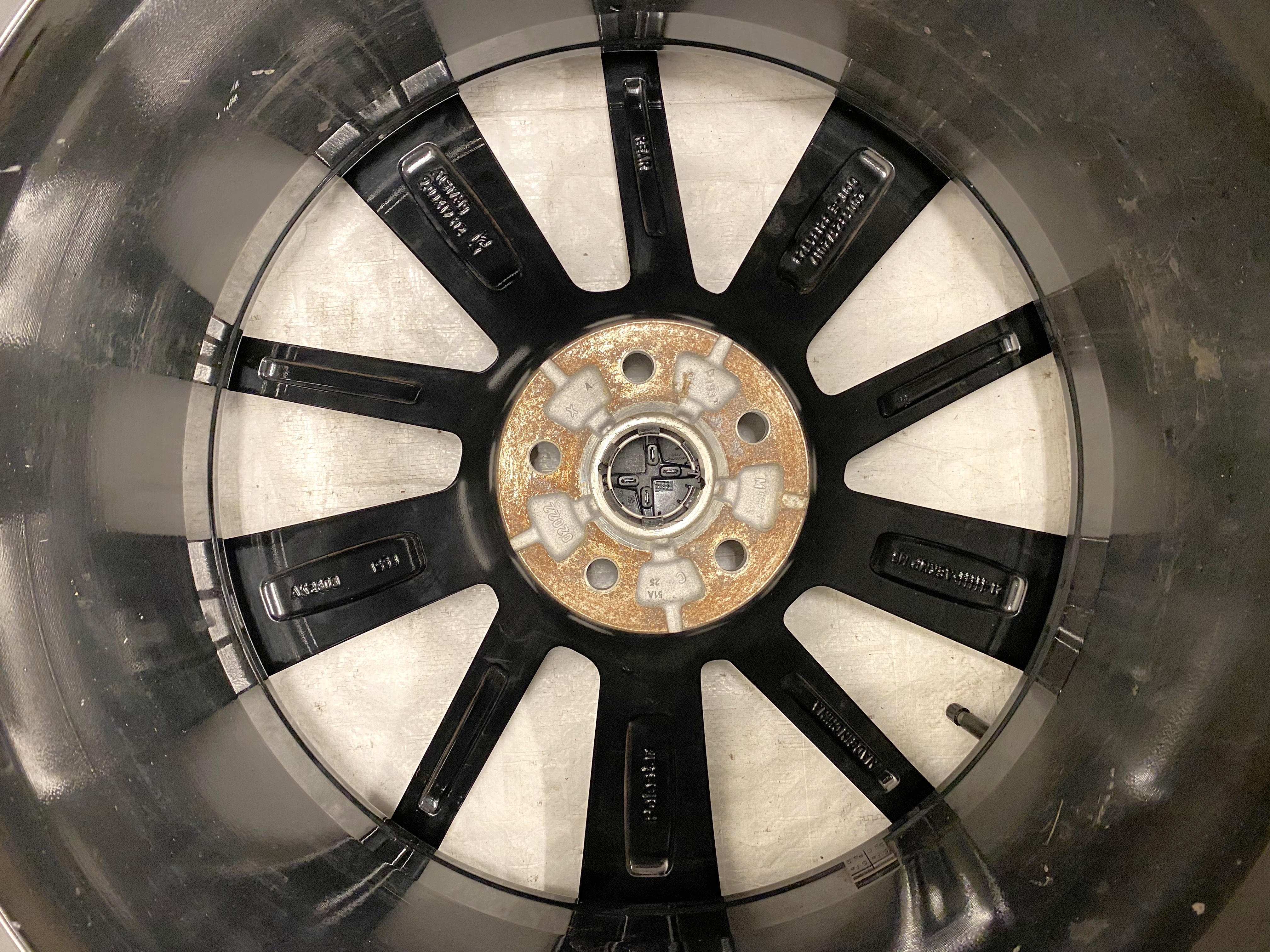 Kompletta Sommarhjul | 19" POLESTAR 2 31680895 | 5x108 | 2 st 8x19 ET50 63.4 + 2 st 9x19 ET53 63.4 | 245/45 R19 102V XL POL Michelin Primacy 4 | V46-2021 | 4mm | 4.5mm | 5mm | 5.5mm - 20