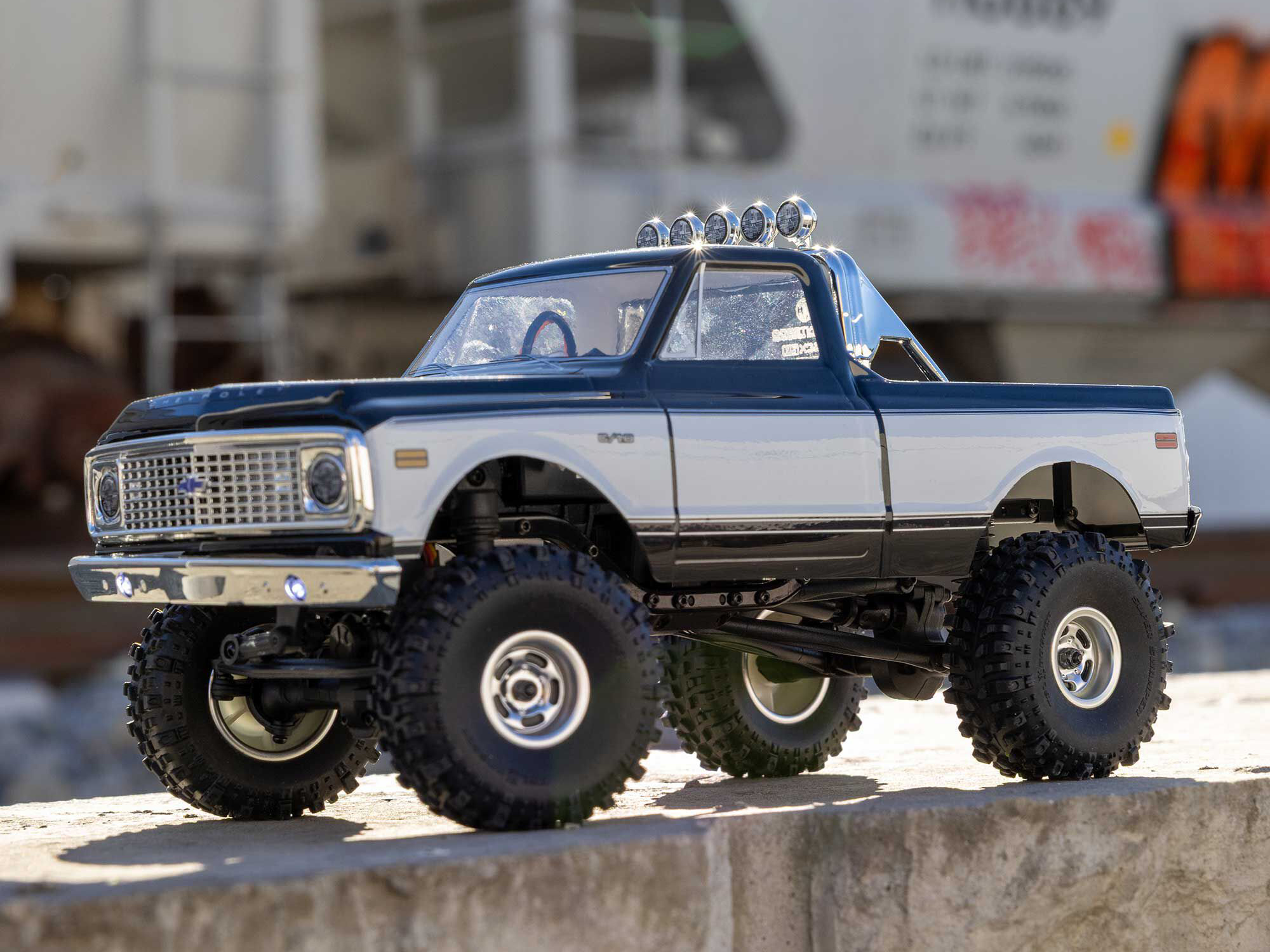 Axial 1/24 SCX24 1971 Chevrolet C10 4WD Truck RTR, Black - 27