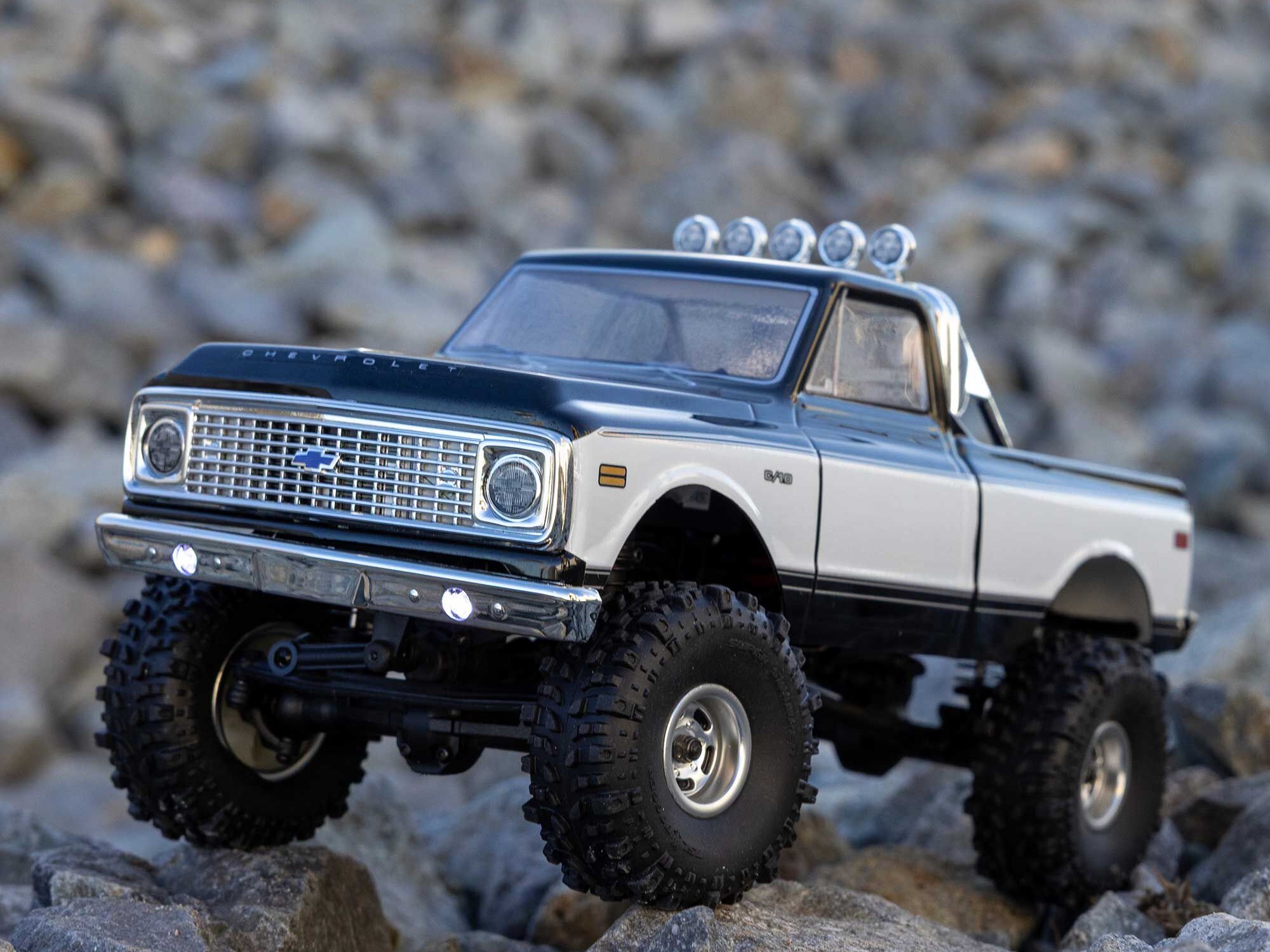 Axial 1/24 SCX24 1971 Chevrolet C10 4WD Truck RTR, Black - 25
