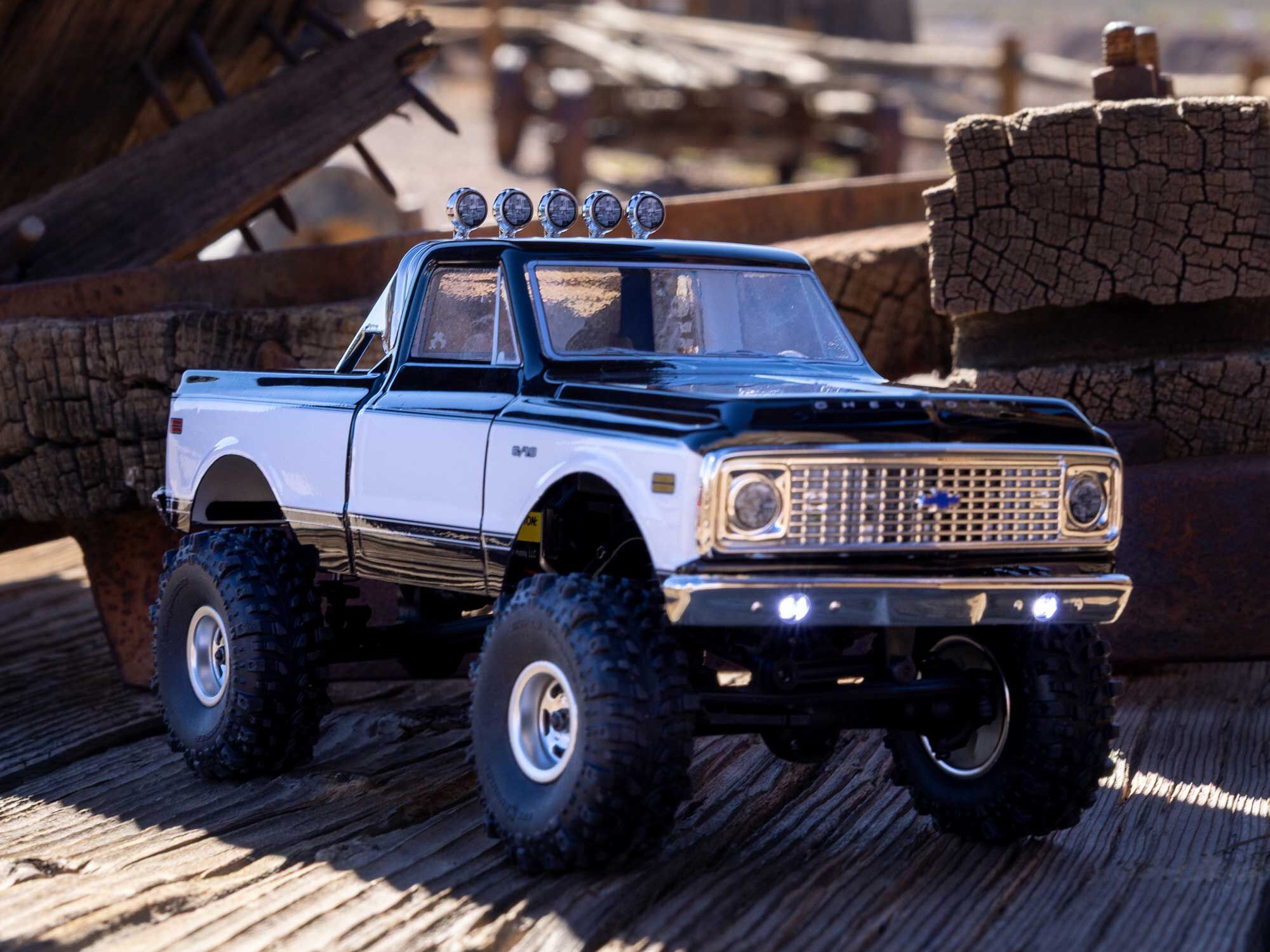 Axial 1/24 SCX24 1971 Chevrolet C10 4WD Truck RTR, Black - 26