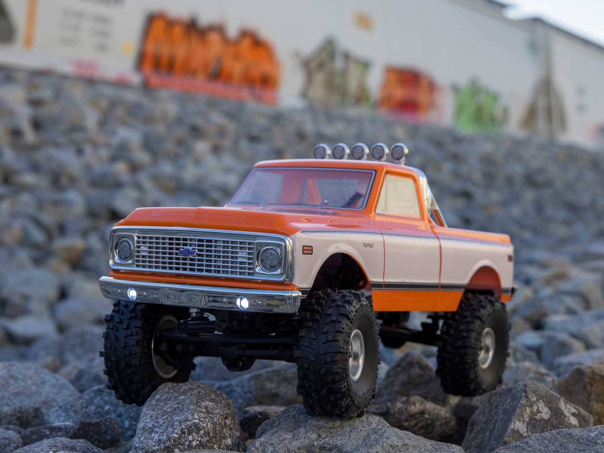 Axial 1/24 SCX24 1971 Chevrolet C10 4WD Truck RTR, Orange - 25