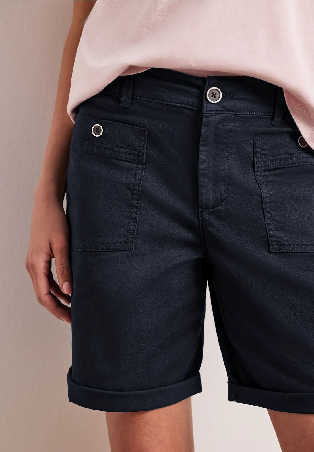 LTD QR Yulius Bermuda - Shadowed Navy - Street One - 4