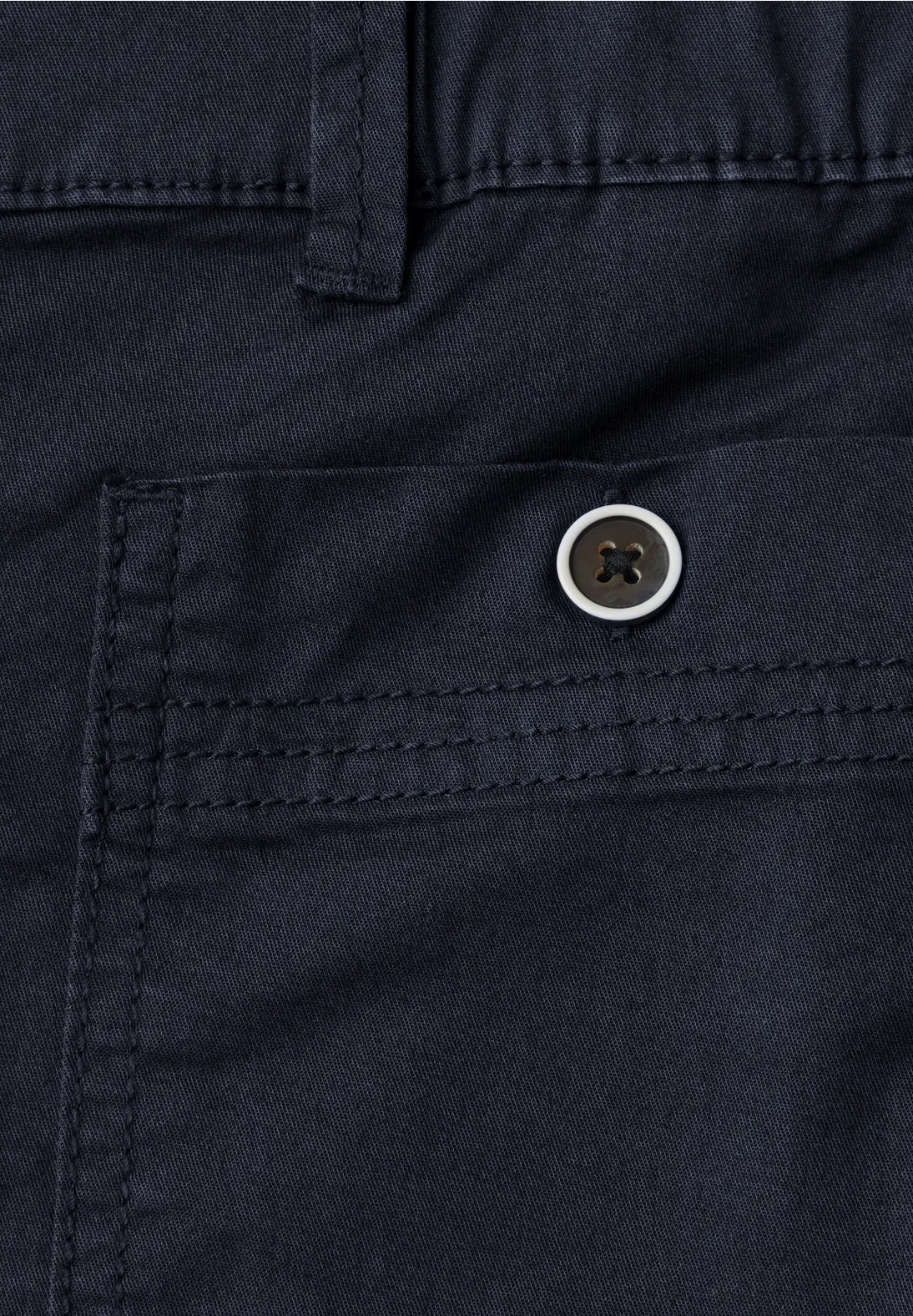 LTD QR Yulius Bermuda - Shadowed Navy - Street One - 5