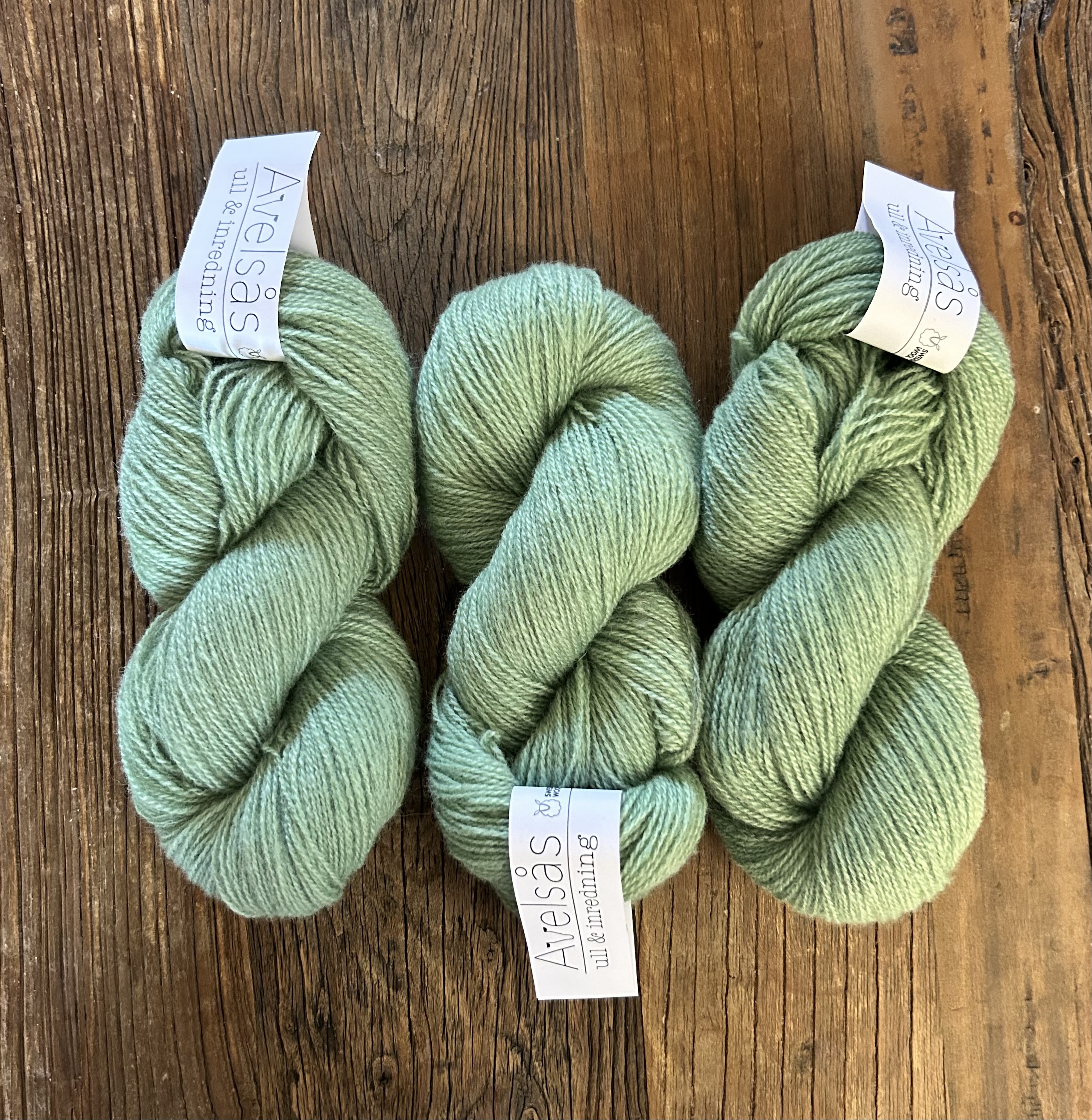 Mint 2-ply hand-dyed Fine Wool yarn