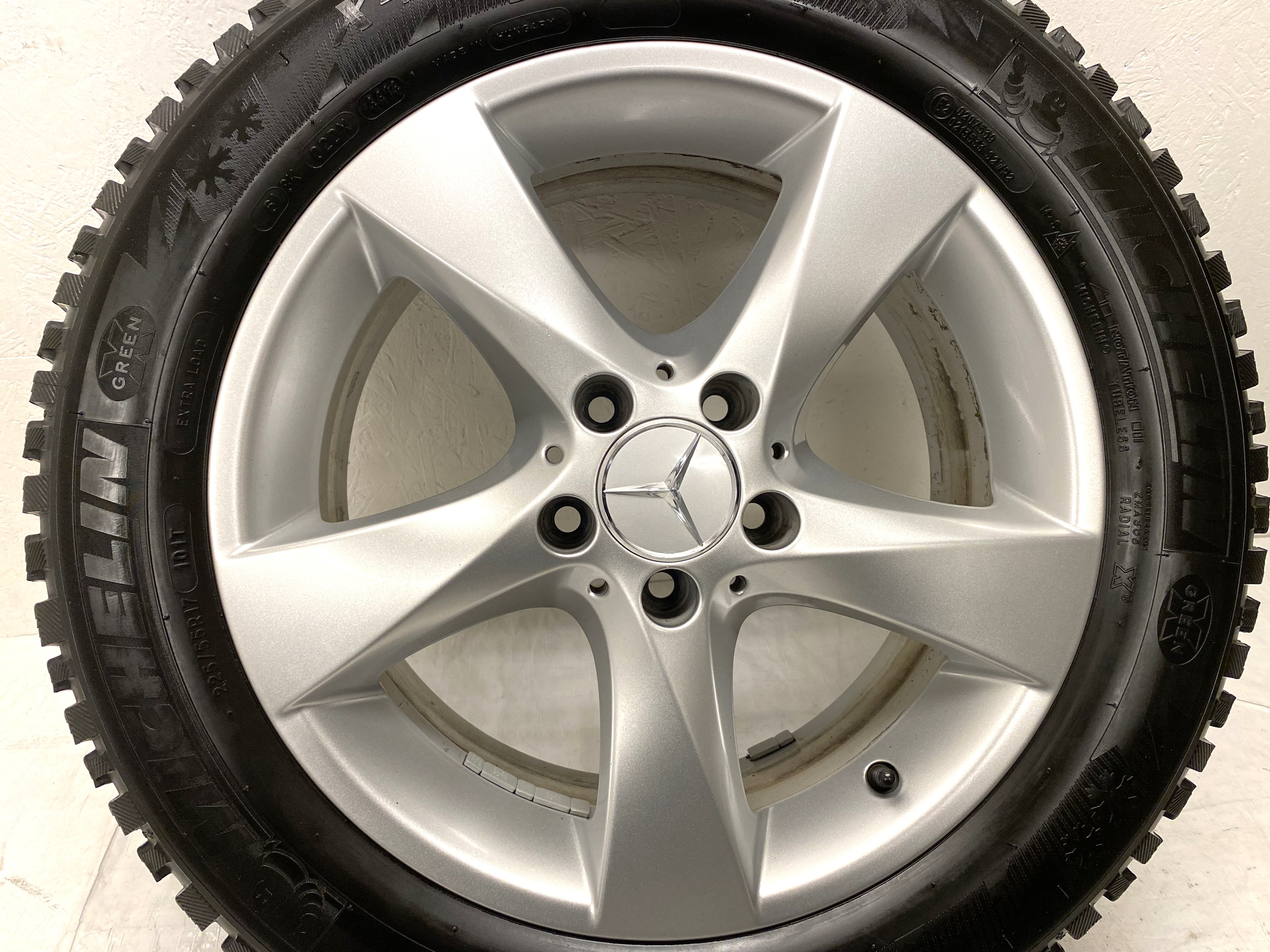Kompletta Vinterhjul DUBB | 17" MERCEDES V-Klass W447 2014- | A4474012200 | 5x112 7x17 ET51 66.6 +  225/55 R17 101T XL Michelin X-Ice Nort 3 | V44-14 |8|8|8|8mm - 9