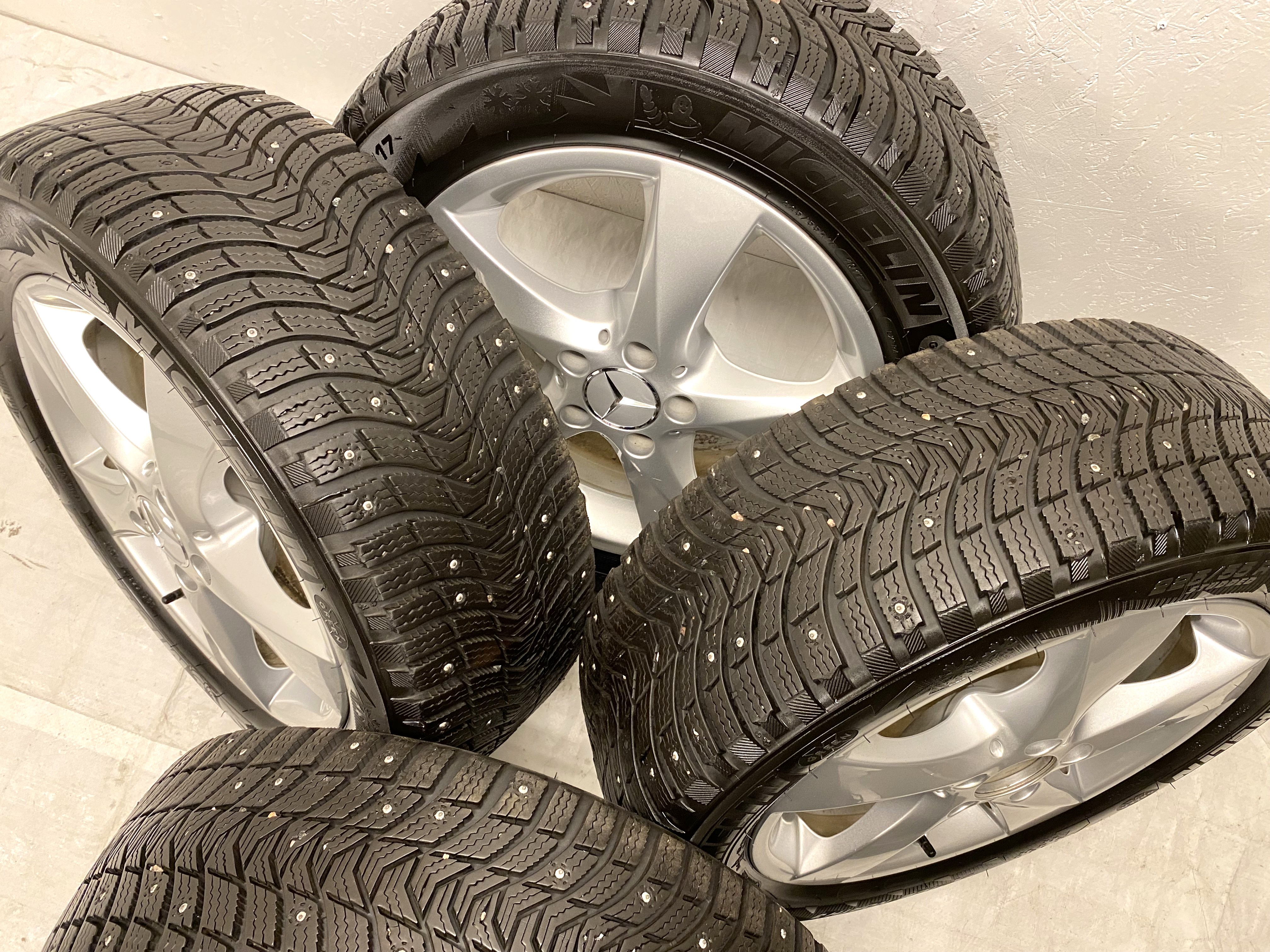 Kompletta Vinterhjul DUBB | 17" MERCEDES V-Klass W447 2014- | A4474012200 | 5x112 7x17 ET51 66.6 +  225/55 R17 101T XL Michelin X-Ice Nort 3 | V44-14 |8|8|8|8mm - 4