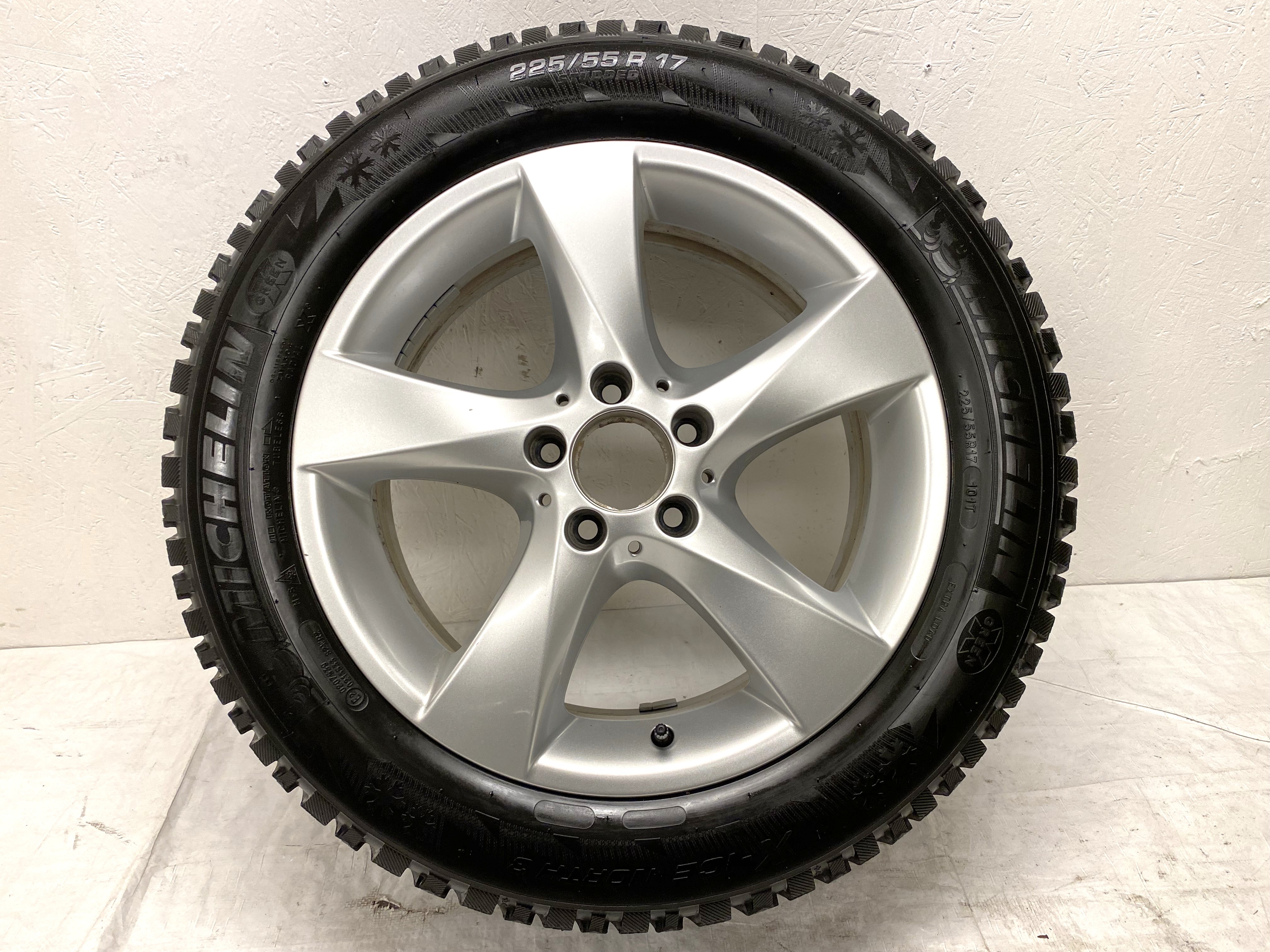 Kompletta Vinterhjul DUBB | 17" MERCEDES V-Klass W447 2014- | A4474012200 | 5x112 7x17 ET51 66.6 +  225/55 R17 101T XL Michelin X-Ice Nort 3 | V44-14 |8|8|8|8mm - 12