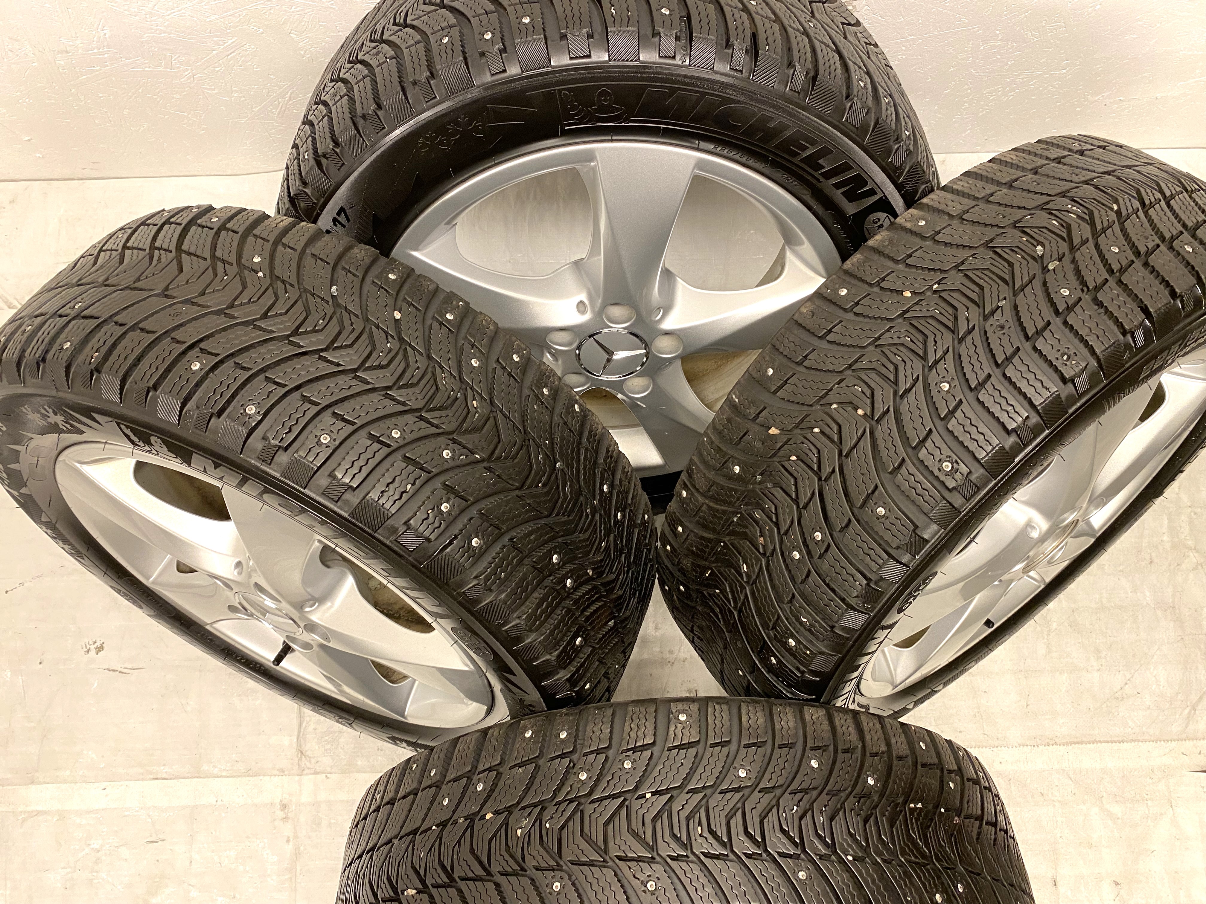 Kompletta Vinterhjul DUBB | 17" MERCEDES V-Klass W447 2014- | A4474012200 | 5x112 7x17 ET51 66.6 +  225/55 R17 101T XL Michelin X-Ice Nort 3 | V44-14 |8|8|8|8mm - 3