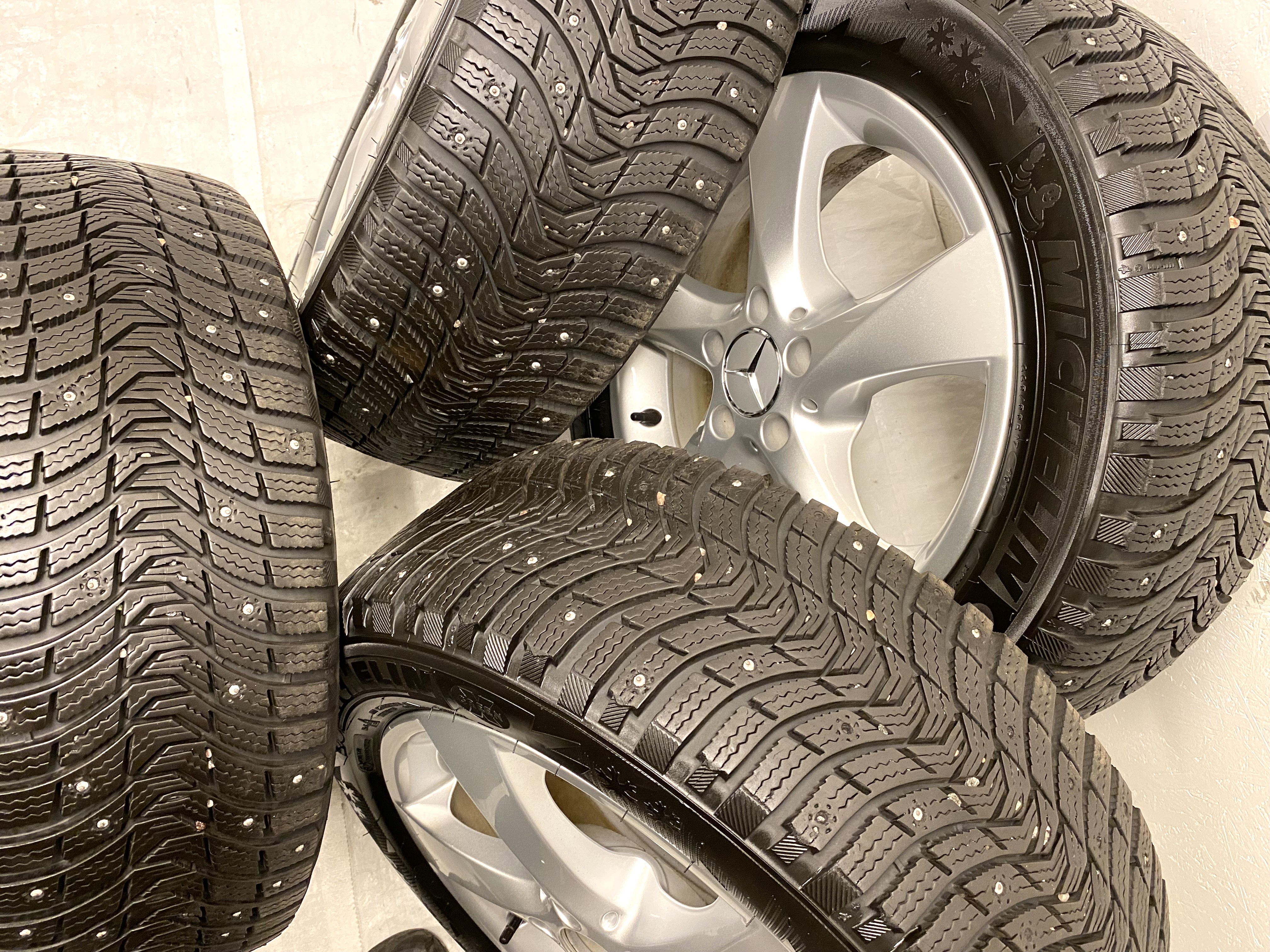Kompletta Vinterhjul DUBB | 17" MERCEDES V-Klass W447 2014- | A4474012200 | 5x112 7x17 ET51 66.6 +  225/55 R17 101T XL Michelin X-Ice Nort 3 | V44-14 |8|8|8|8mm - 5