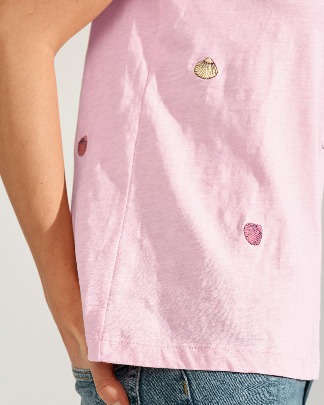 Topp Shellpa rosa med broderade snäckskal - 4