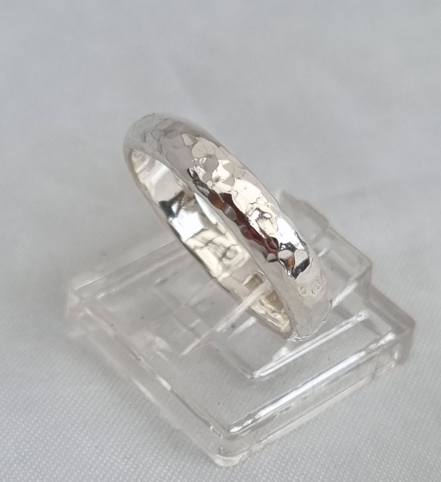 Enkel hamrad ring stl  18,3 - 4