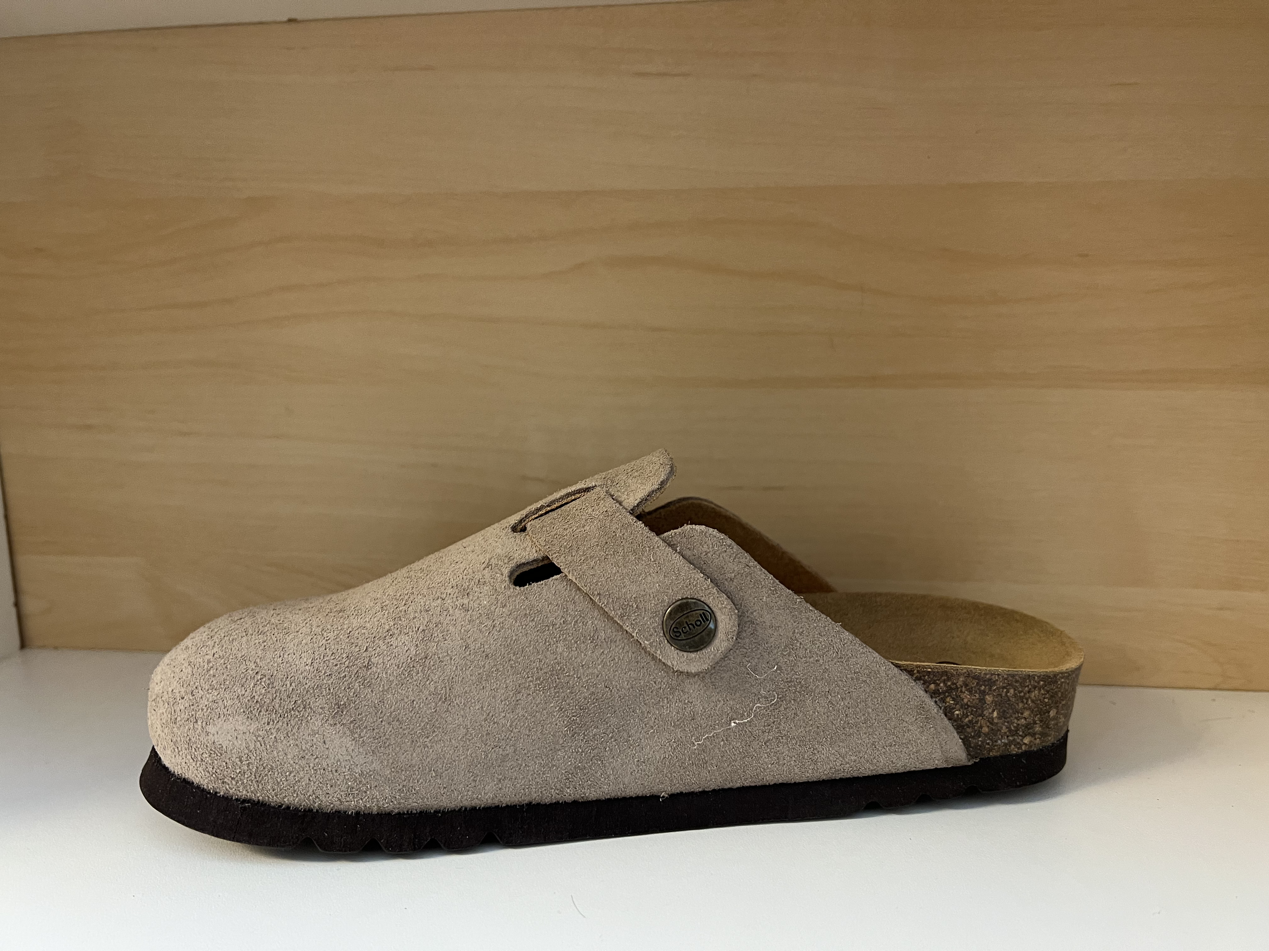 Scholl-toffel i skinn. Färg: Taupe. Väldigt skön fotriktig sko.   - 3
