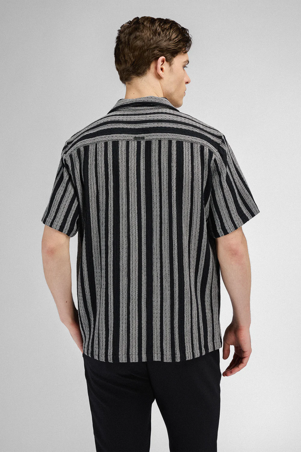 Urban Pioneers - Ferrara S/S Shirt - Black  - 2