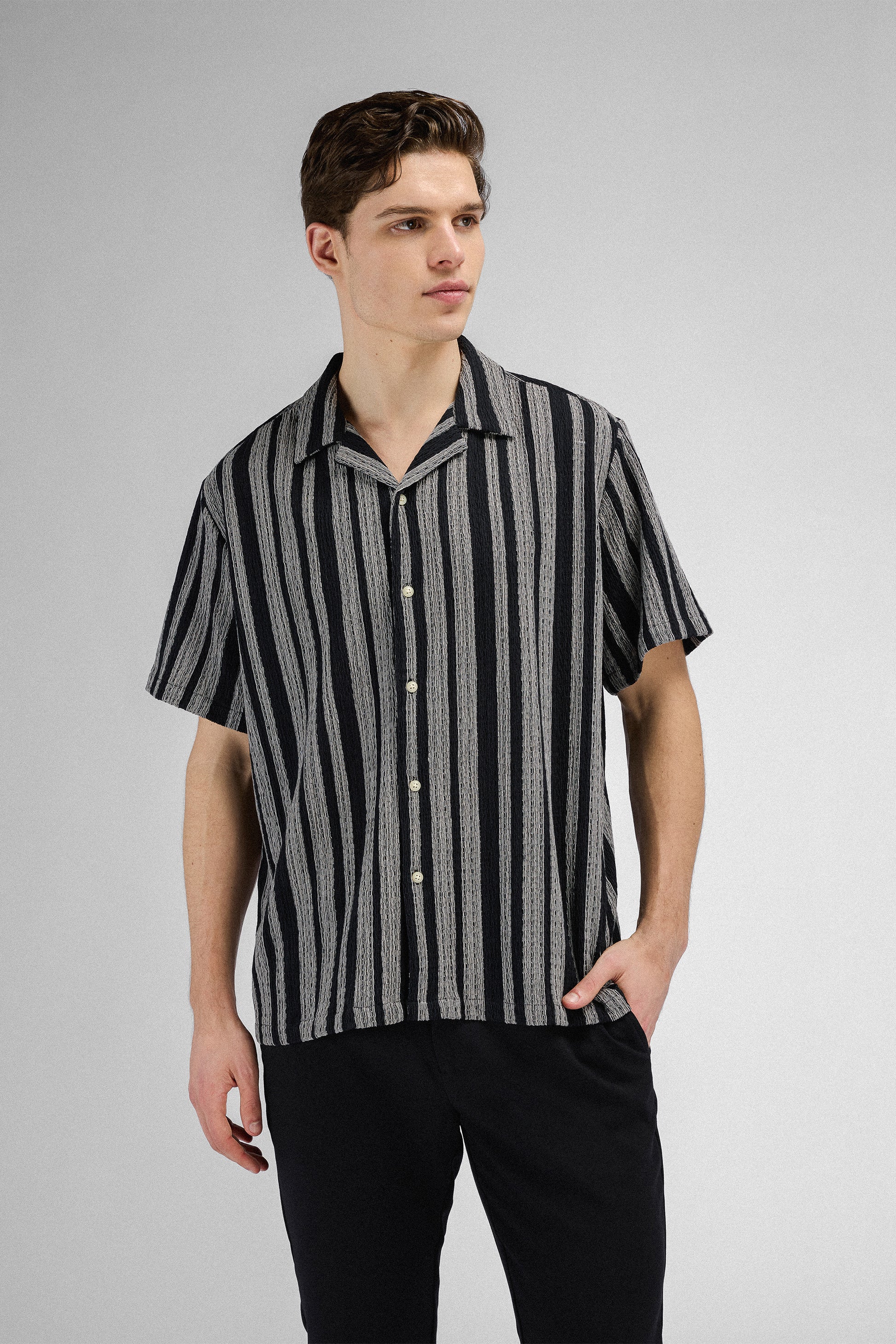 Urban Pioneers - Ferrara S/S Shirt - Black 