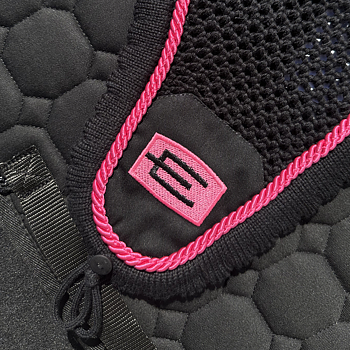 EQUILINE LÅNG HUVA MED E-LOGGA E43 BLACK PINK-GL.BLACK