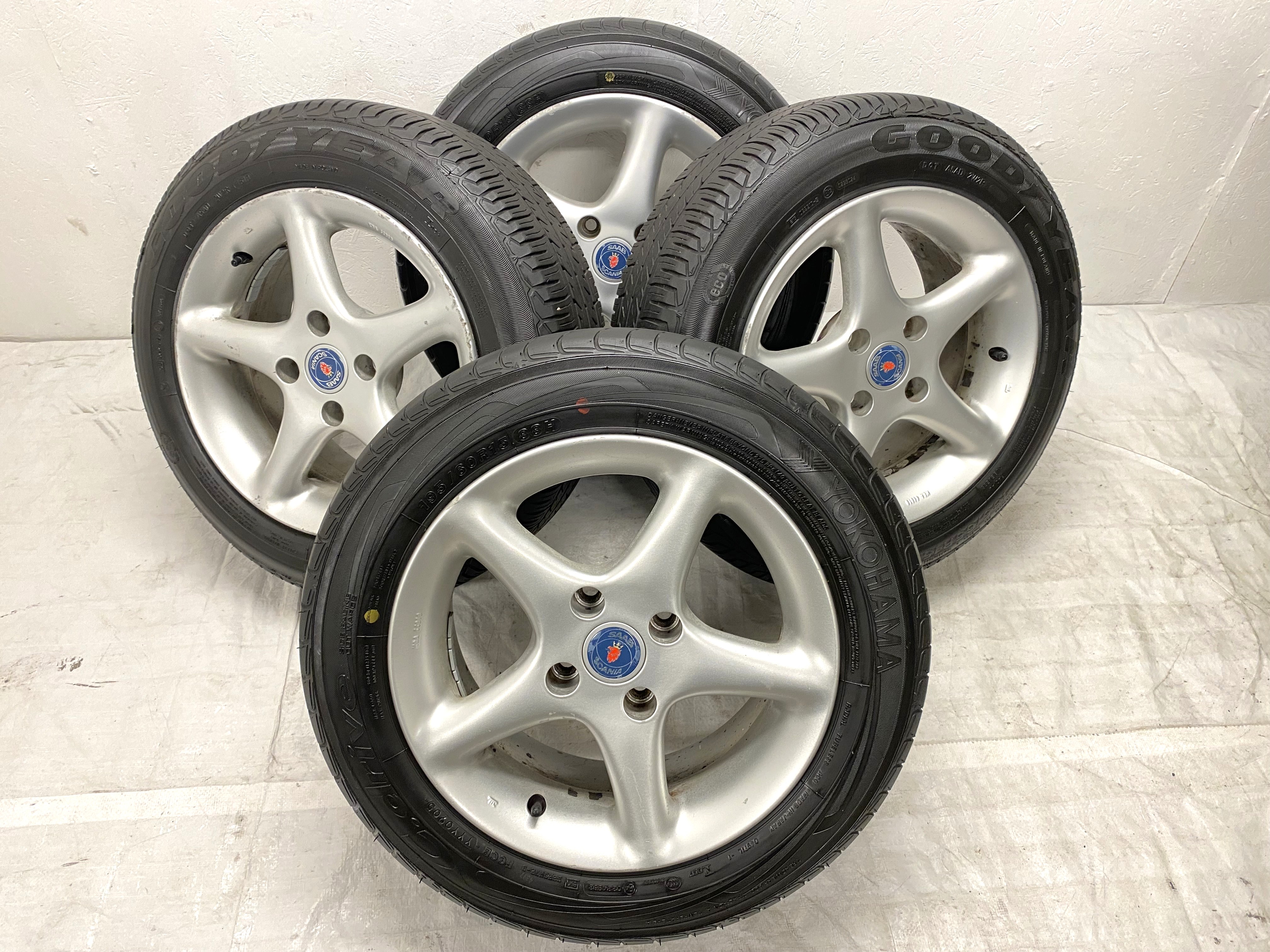 Kompletta Sommarhjul | 15" SAAB 9000 | 4x108 7x15 ET30 65.1 +  2 st 195/60 R15 88H Yokohama C-Drive | V09-05 | 3|2.5mm + 2 st 185/65 R15 88T Goodyear GT3 | V16-10 | 4|4mm