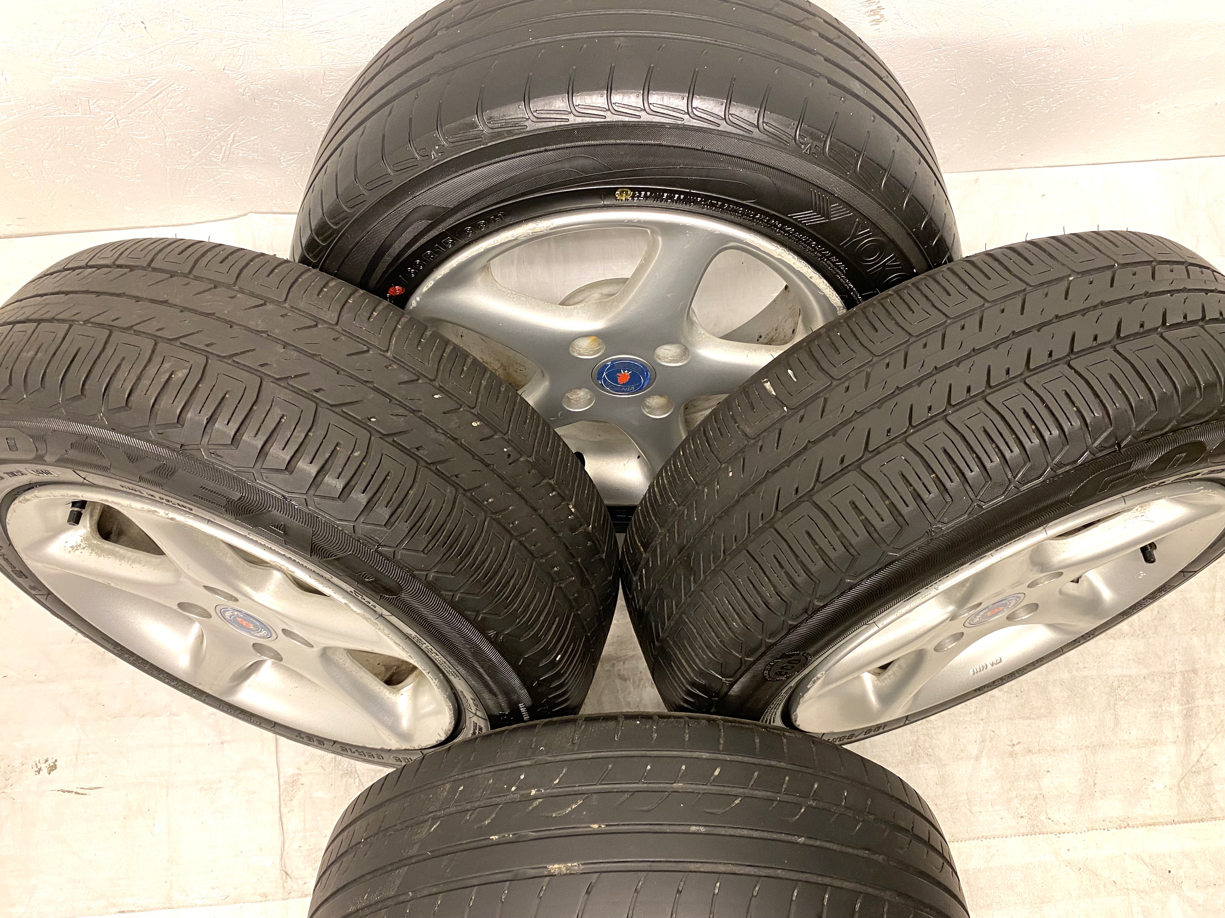 Kompletta Sommarhjul | 15" SAAB 9000 | 4x108 7x15 ET30 65.1 +  2 st 195/60 R15 88H Yokohama C-Drive | V09-05 | 3|2.5mm + 2 st 185/65 R15 88T Goodyear GT3 | V16-10 | 4|4mm - 4