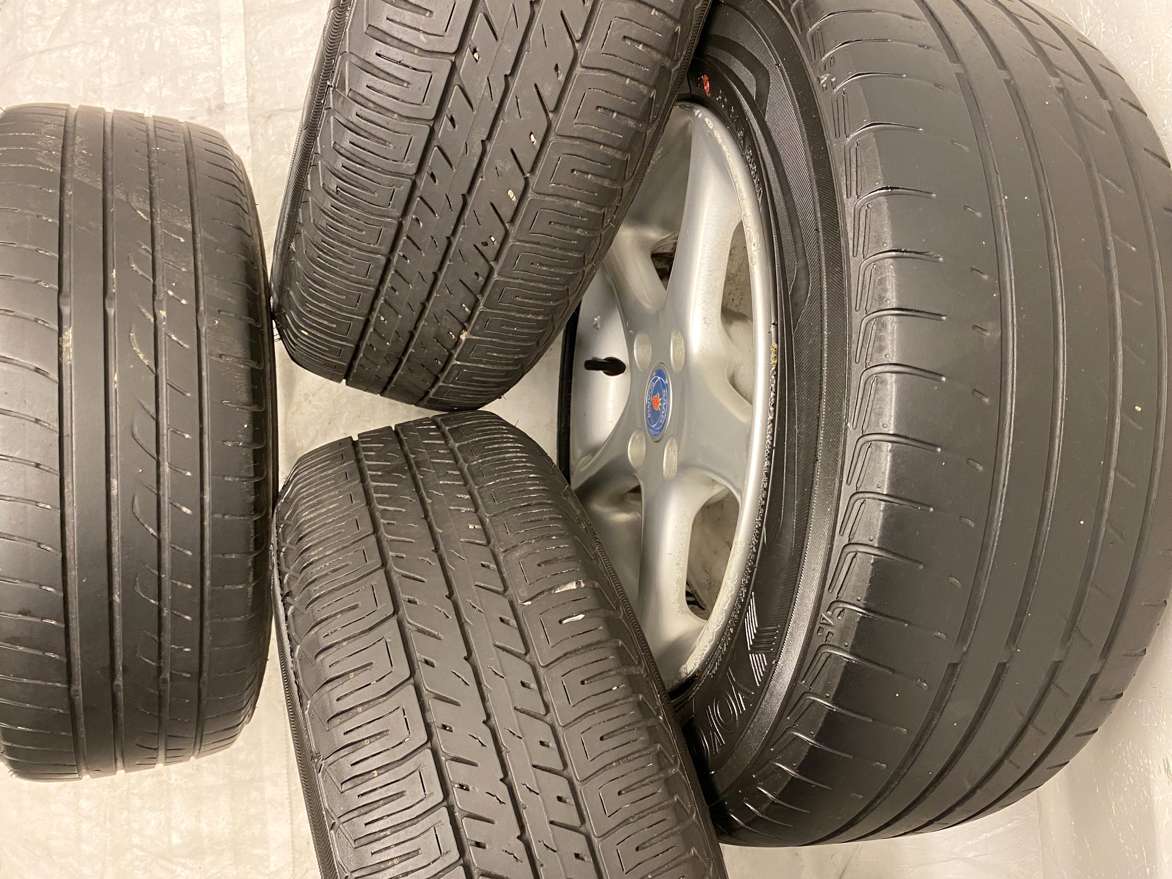 Kompletta Sommarhjul | 15" SAAB 9000 | 4x108 7x15 ET30 65.1 +  2 st 195/60 R15 88H Yokohama C-Drive | V09-05 | 3|2.5mm + 2 st 185/65 R15 88T Goodyear GT3 | V16-10 | 4|4mm - 5