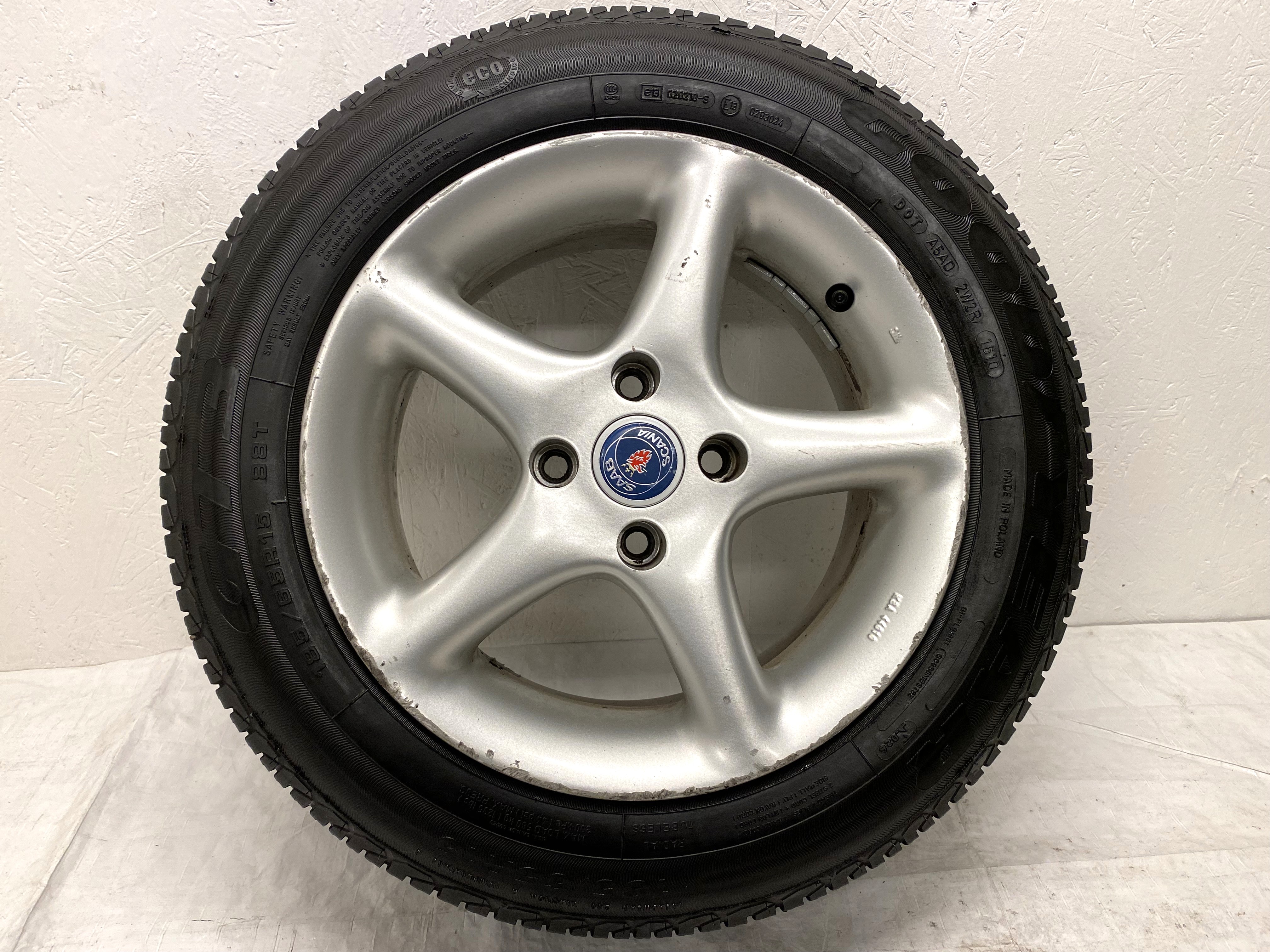 Kompletta Sommarhjul | 15" SAAB 9000 | 4x108 7x15 ET30 65.1 +  2 st 195/60 R15 88H Yokohama C-Drive | V09-05 | 3|2.5mm + 2 st 185/65 R15 88T Goodyear GT3 | V16-10 | 4|4mm - 11