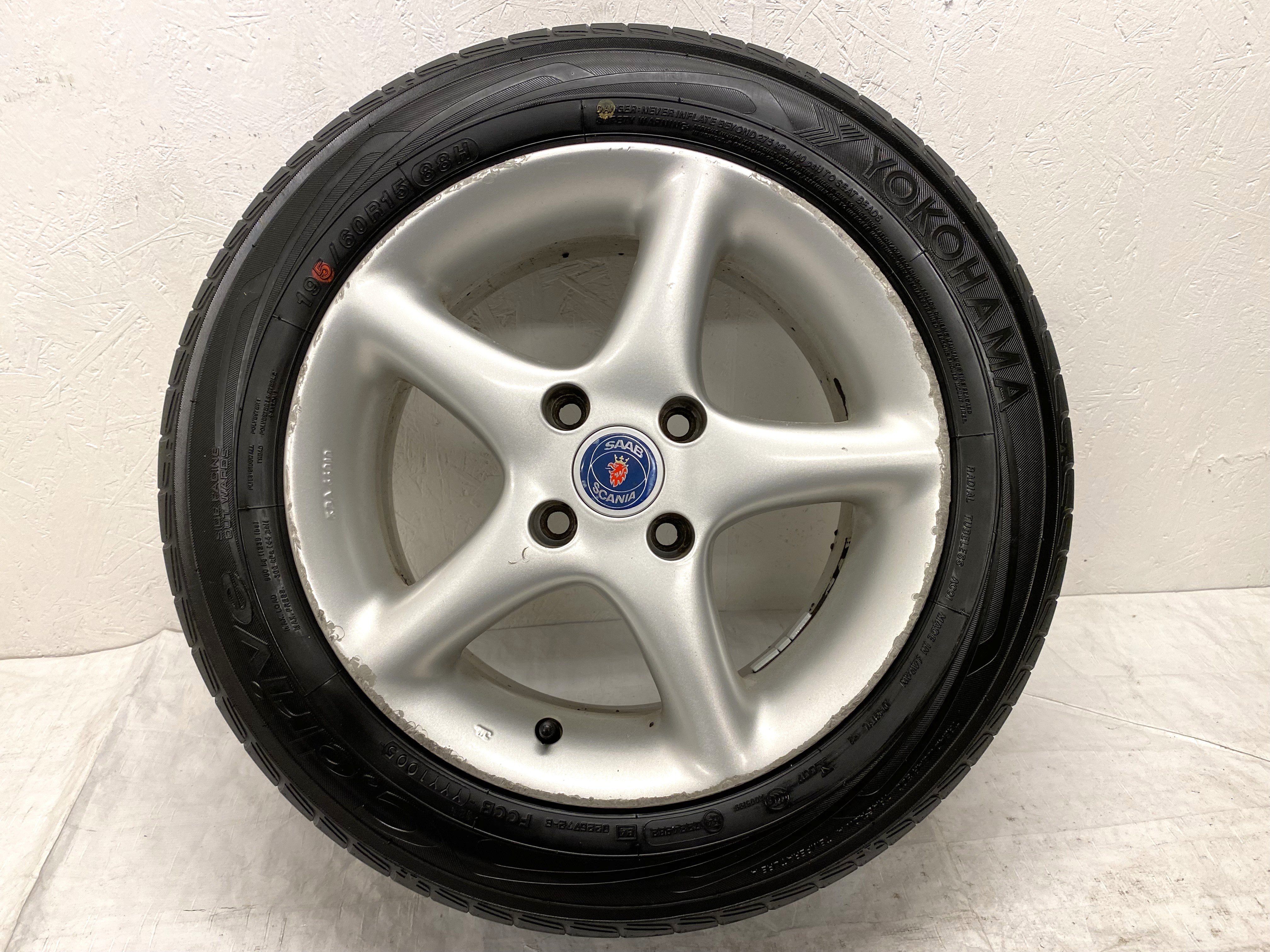 Kompletta Sommarhjul | 15" SAAB 9000 | 4x108 7x15 ET30 65.1 +  2 st 195/60 R15 88H Yokohama C-Drive | V09-05 | 3|2.5mm + 2 st 185/65 R15 88T Goodyear GT3 | V16-10 | 4|4mm - 7