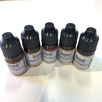 5 st testflaskor á 5 ml av Grimas Airbrush Makeup